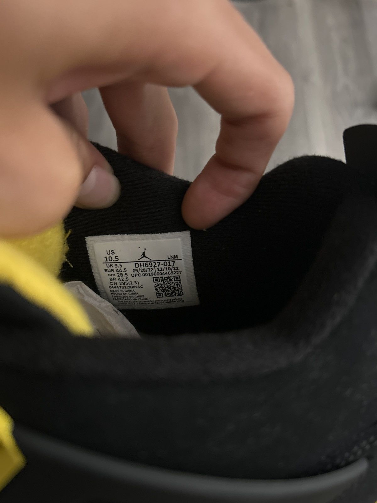 Jordan Brand Jordan 4’s Yellow thunder BRAND NEW Size US 10.5 / EU 43-44 - 7 Thumbnail