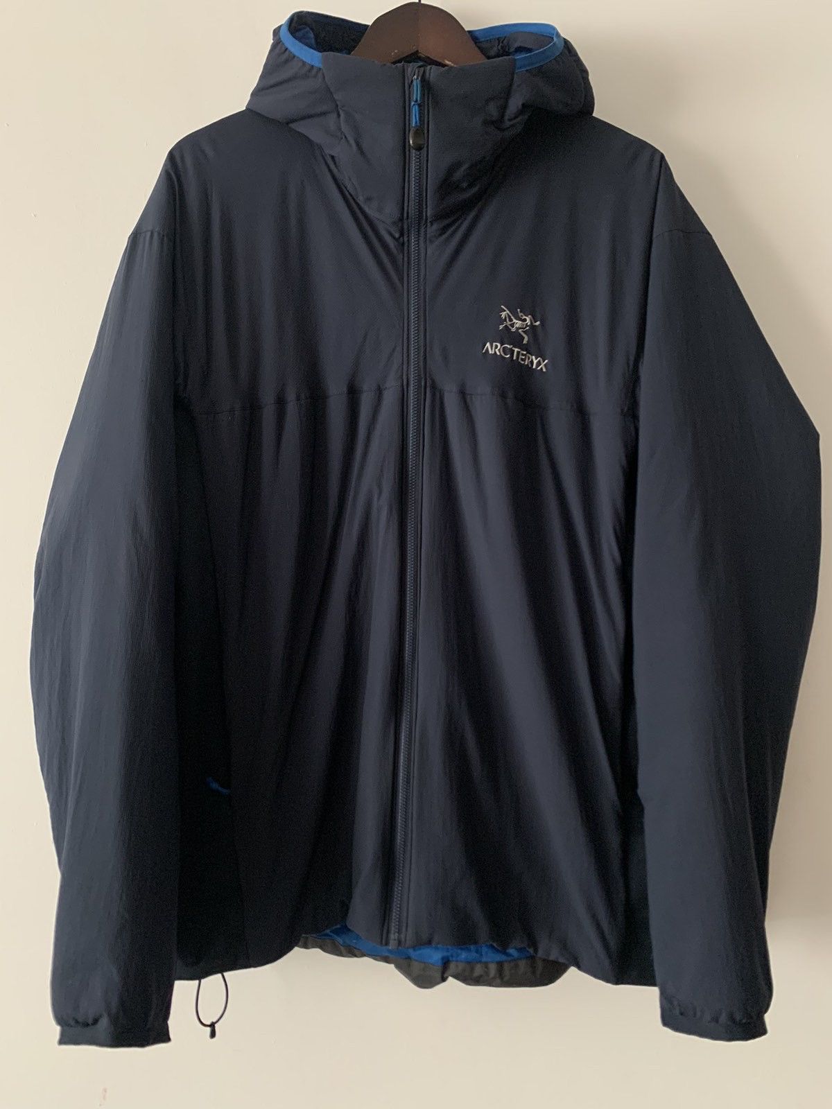 Image of Arcteryx Atom Lt Jacket in Grey, Men's (Size XL)