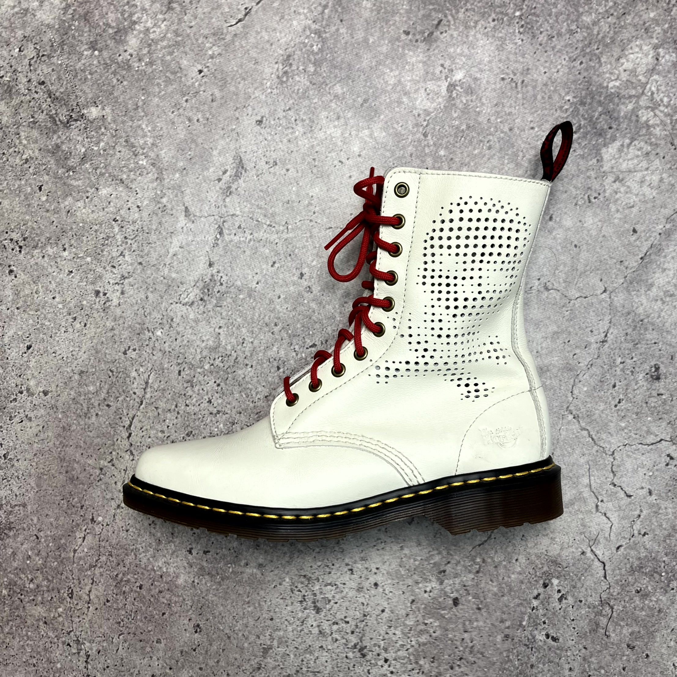 Dr. Martens Dr Martens Perf Skull Punk Leather White Boots Size EU 41 Size US 11 / IT 41 - 2 Thumbnail