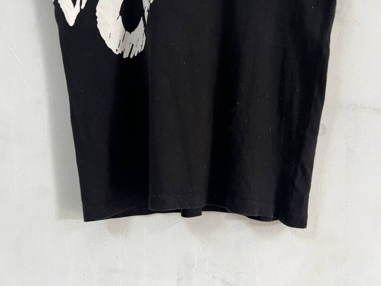Uniqlo The Clash Uniqlo UT Tee Size US S / EU 44-46 / 1 - 5 Thumbnail