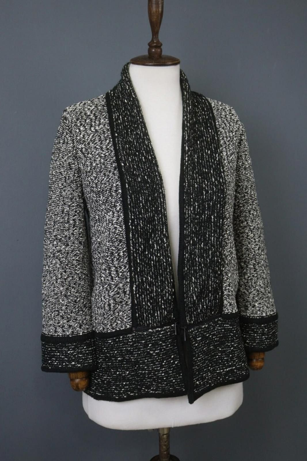Karl Lagerfeld Karl Lagerfeld Gray Black Front Cardigan Size XS Size XS / US 0-2 / IT 36-38 - 8 Thumbnail