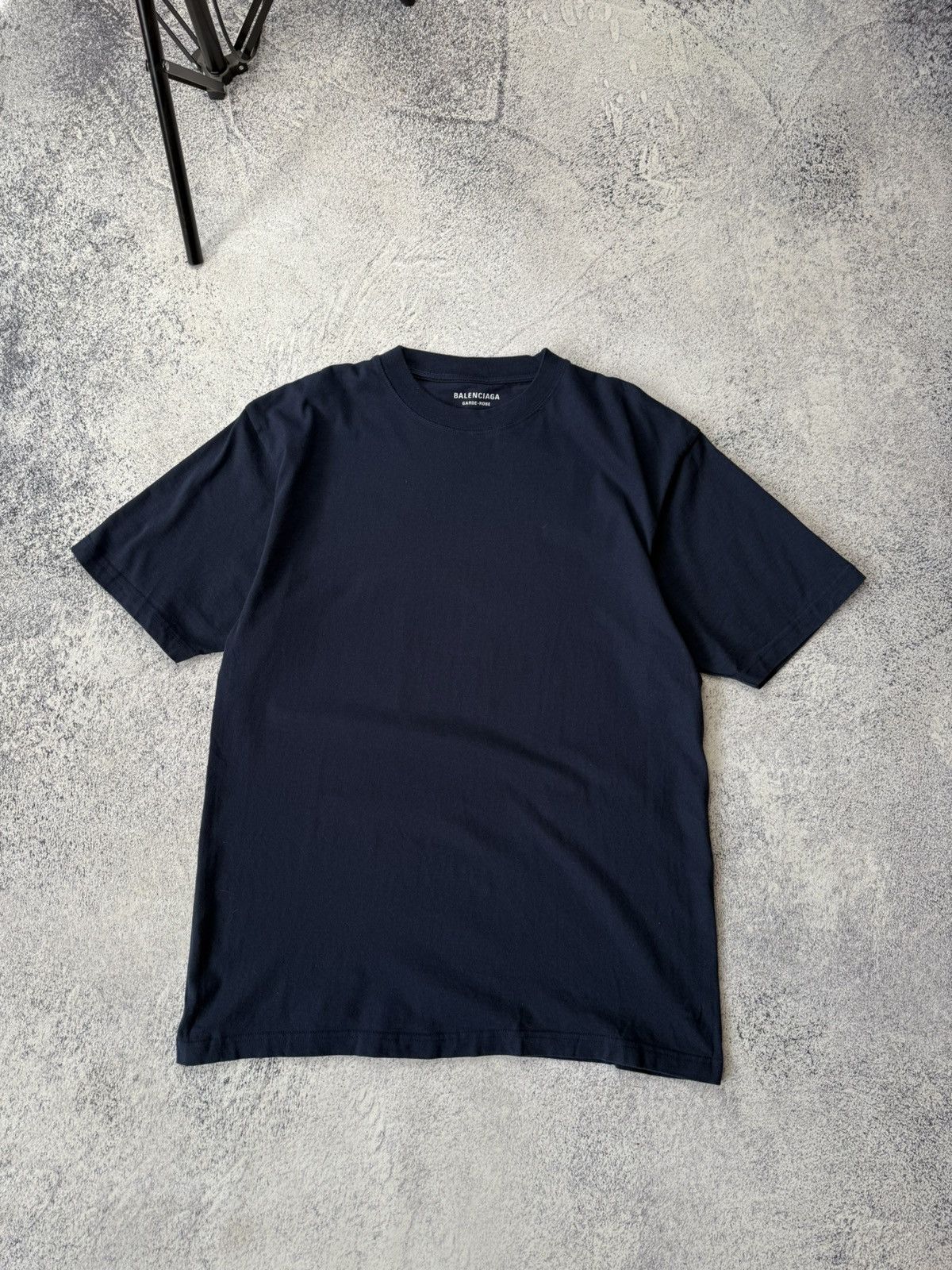 BALENCIAGA メンズTシャツ GARDE-ROBE タグ付き Balenciaga Garde-Robe T-Shirt - Black | Editorialist