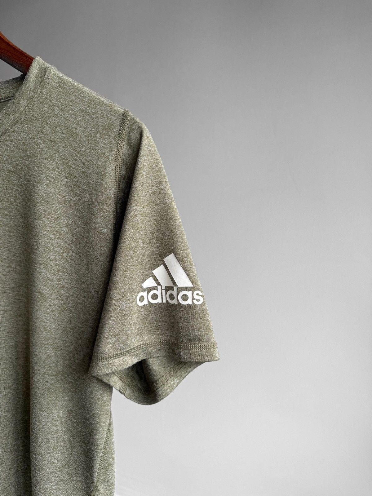 Adidas Adidas Freelift Mens Khaki Short Sleeve Sport Ultimate Tee Size US M / EU 48-50 / 2 - 3 Thumbnail