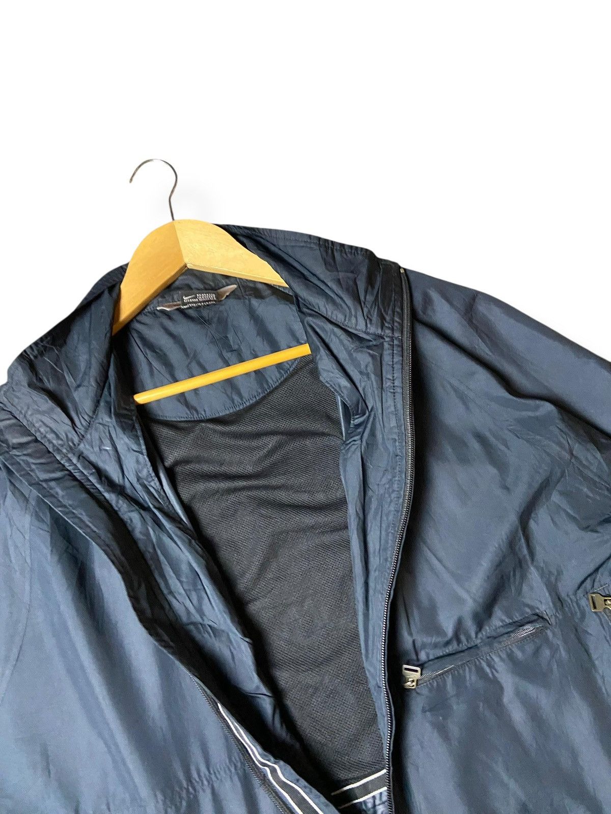 Nike × Vintage NIKE APS Men’s Nylon Lightweight Windbreaker (121) Size US M / EU 48-50 / 2 - 4 Thumbnail
