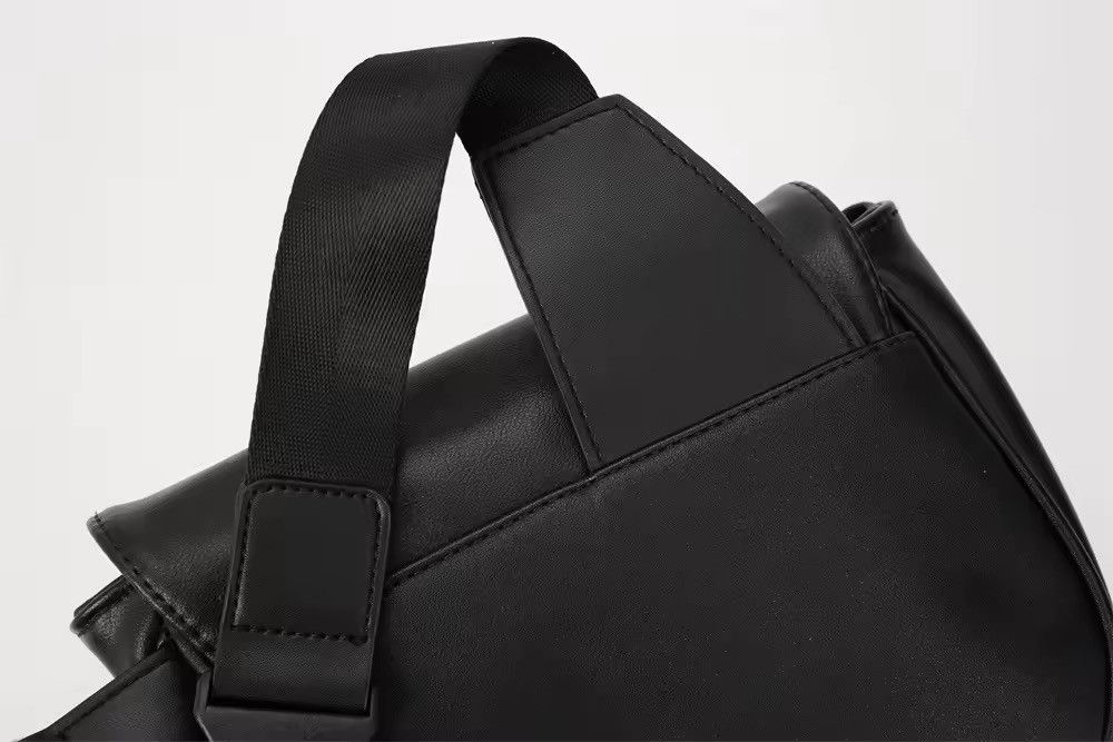 Vintage Casual Utility PU Leather buckle sling bag crossbody bag Size ONE SIZE - 9 Thumbnail