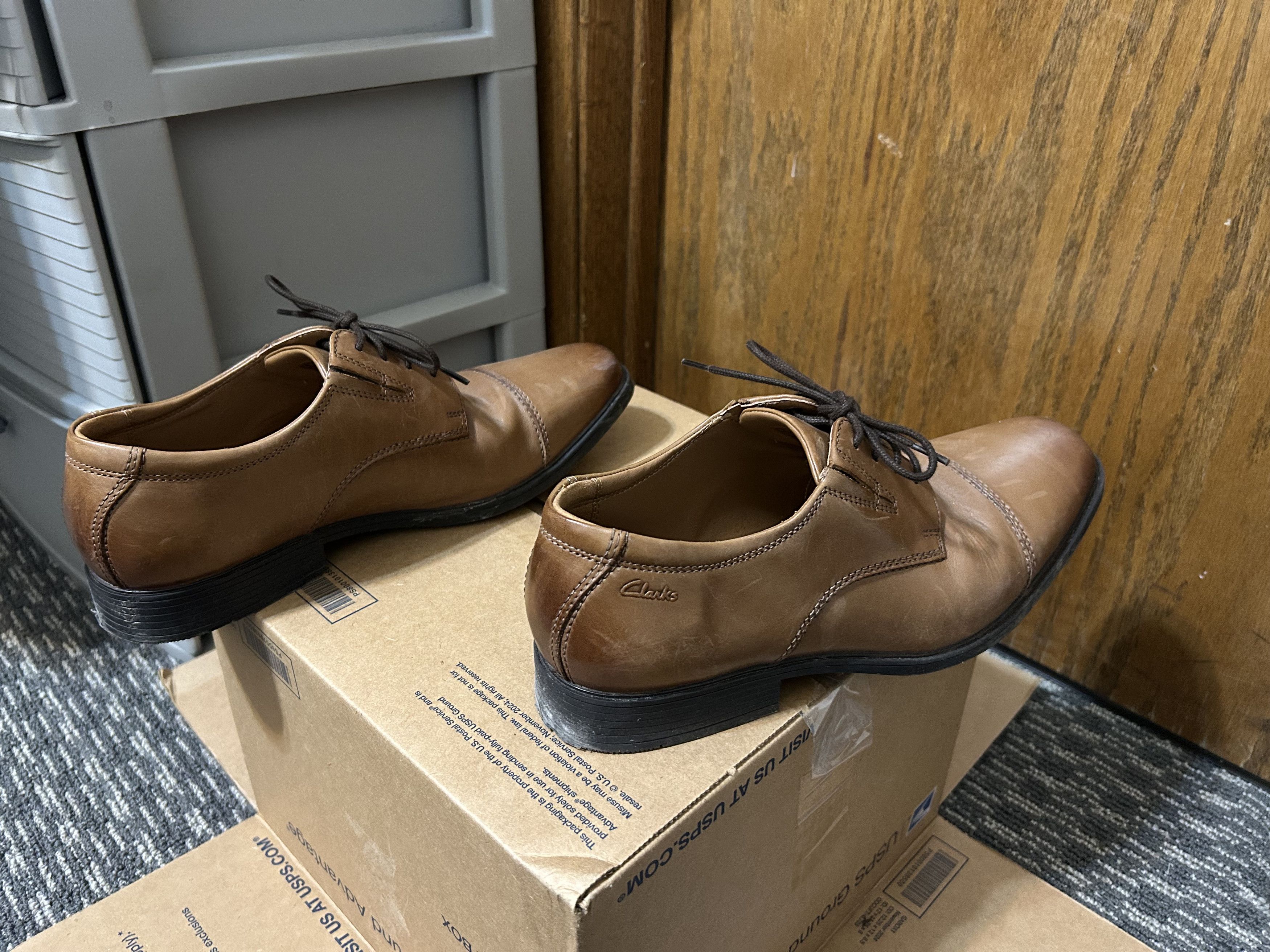 Clarks Clarks Mens Tilden Cap Dark tan leather Size US 10.5 / EU 43-44 - 6 Thumbnail
