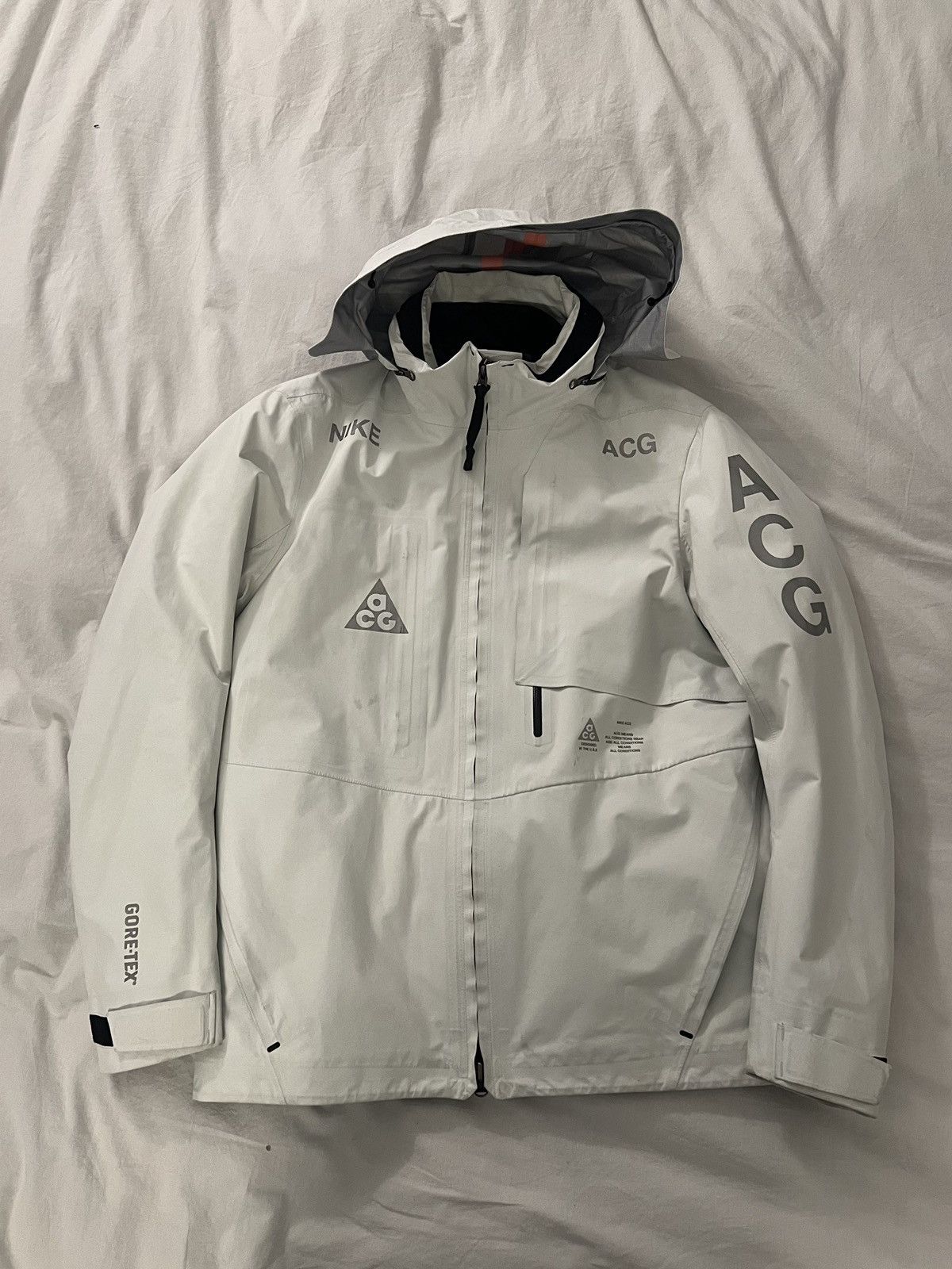 Errolson Hugh × Nike × Nike ACG Nike Nikelab ACG 2 In 1 System White Jacket  Size M Gore-Tex | Grailed