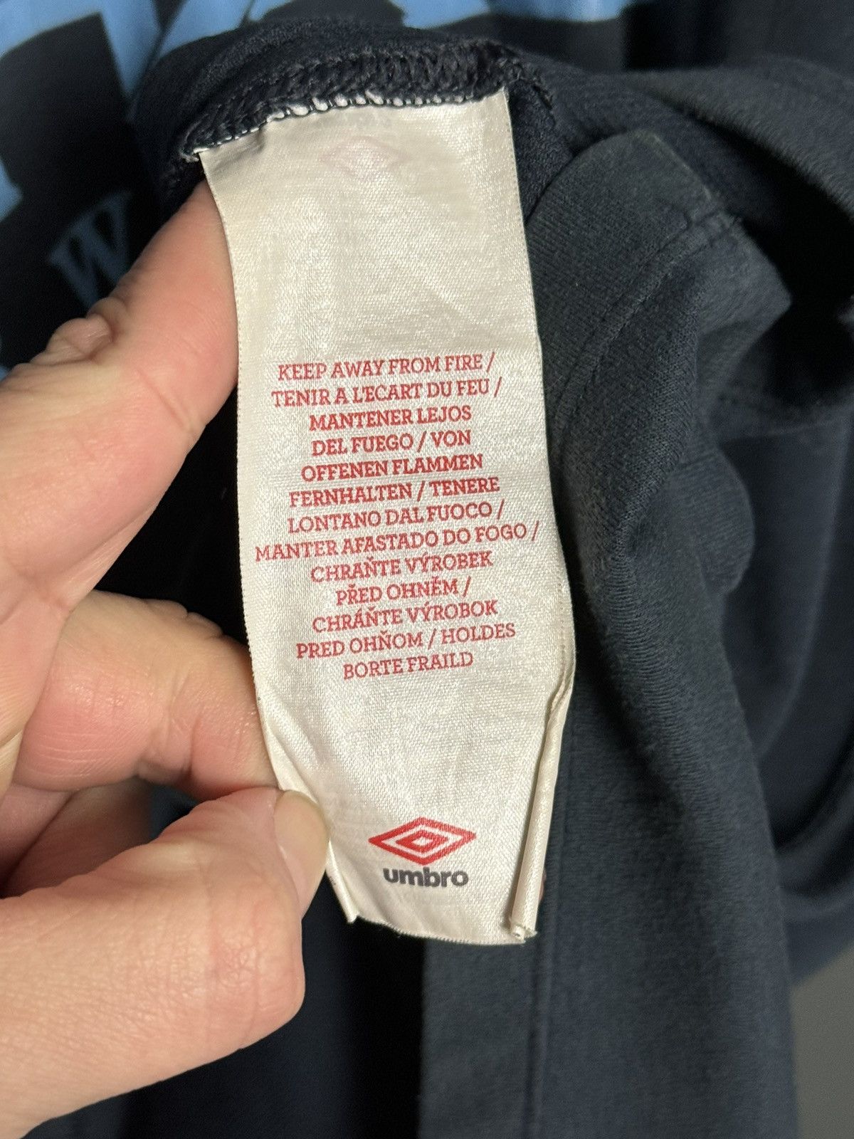 Umbro Manchester City 10/11 Away Football Jersey Size US XXL / EU 58 / 5 - 12 Thumbnail