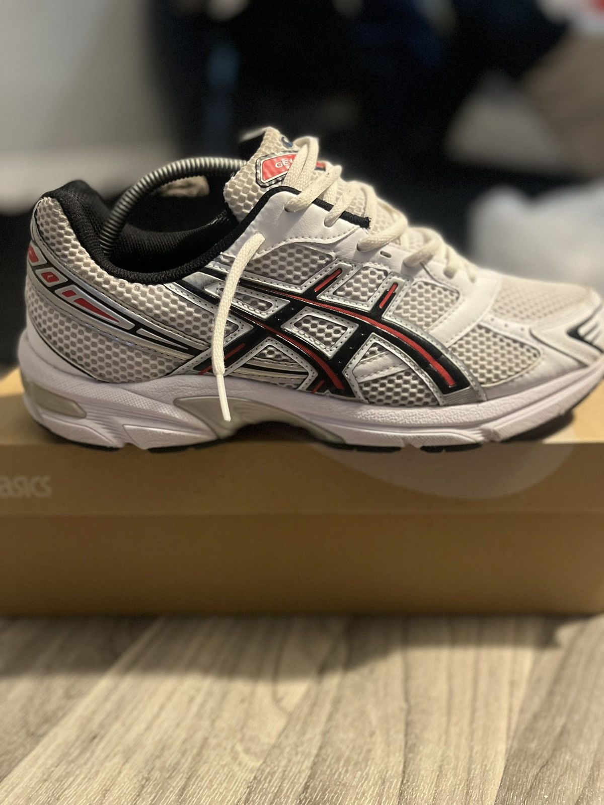 Asics Asics Gel 1130 'White Electric Red' Size US 11.5 / EU 44-45 - 2 Thumbnail