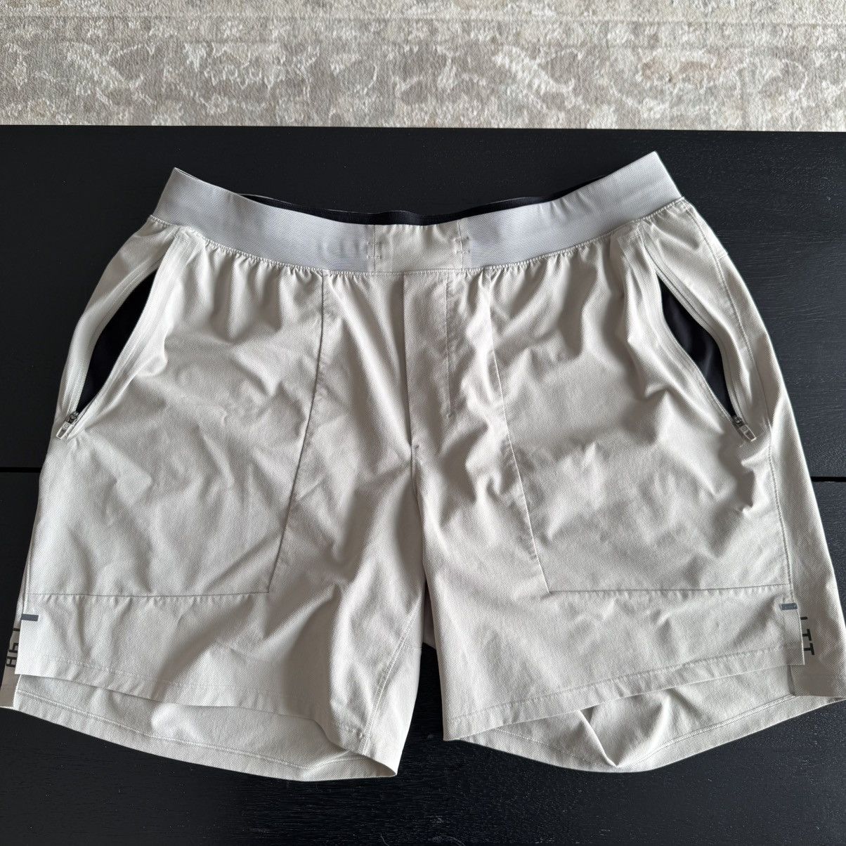 Lululemon License to Train Short LinerLess 7” XXL Size US 38 / EU 54 - 2 Thumbnail