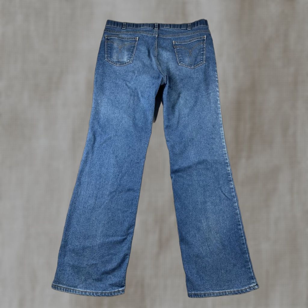 Levi's VINTAGE Levi's Jeans Mens 38X31 Blue Denim Relaxed Boot Cut 90s USA Black Tab Size US 38 / EU 54 - 1 Thumbnail