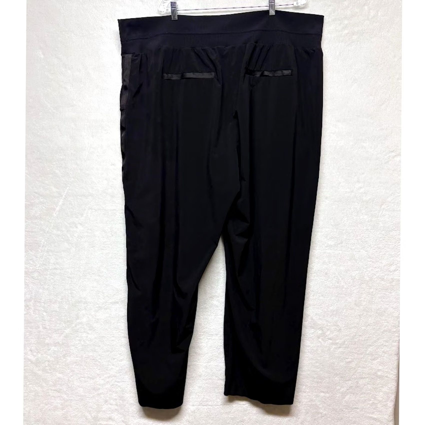 Athleta VINTAGE? No. Size 42" / US 20 - 3 Thumbnail