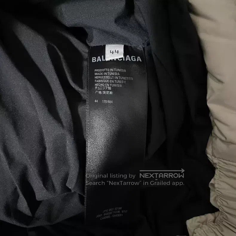 Balenciaga Balenciaga Solid-color cocoon-shaped puffer jacket with do Size US S / EU 44-46 / 1 - 4 Thumbnail