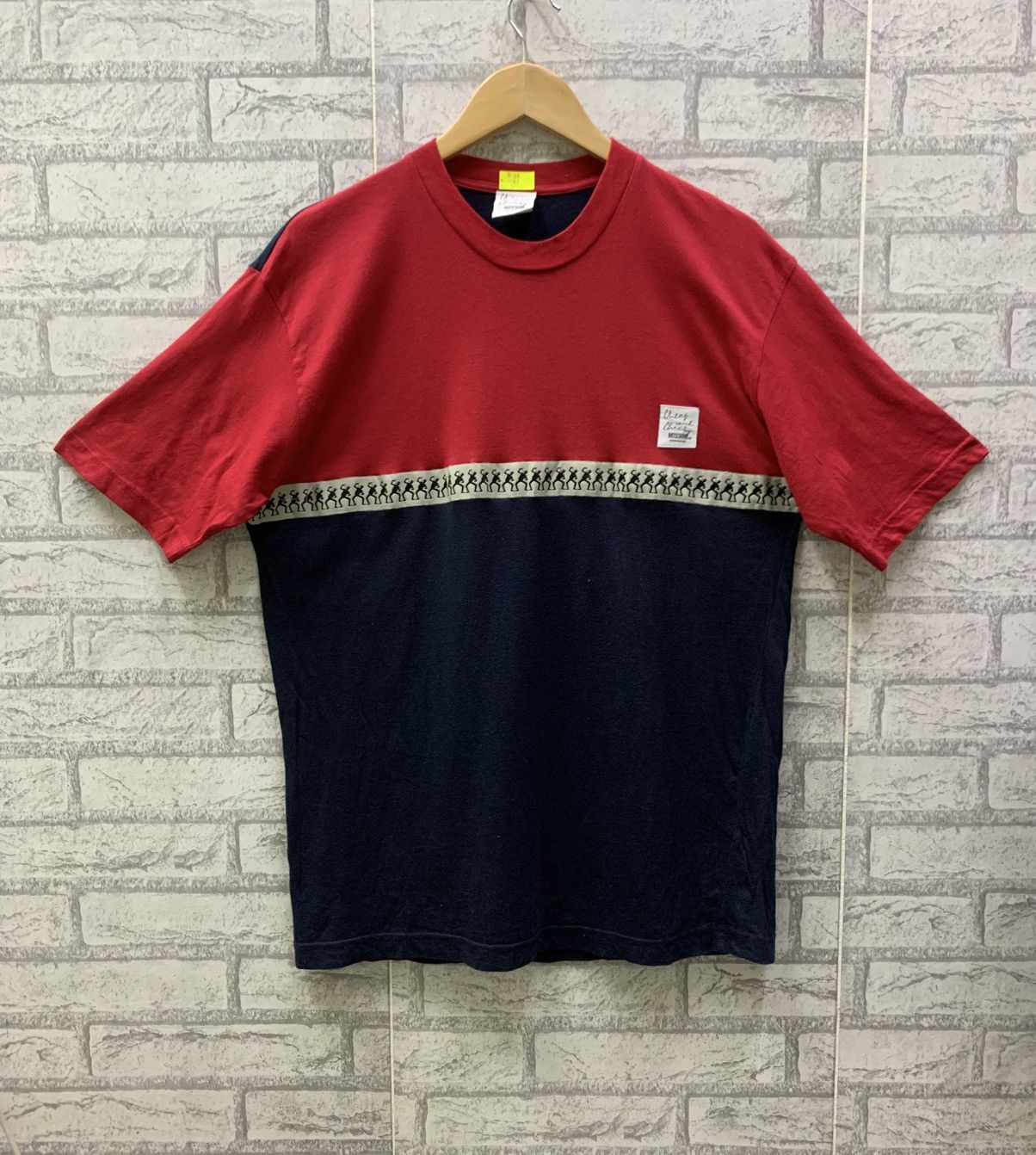 Designer × Moschino Moschino Fashion Designer T-shirts Nice Design Size US L / EU 52-54 / 3 - 1 Thumbnail
