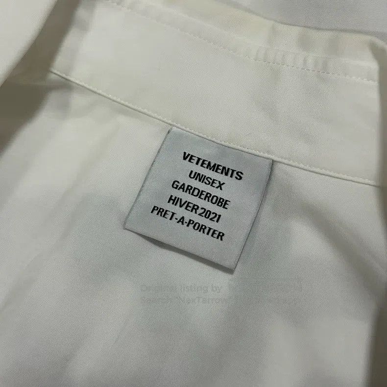 Vetements Vetements Long Sleeve T-Shirt Size US S / EU 44-46 / 1 - 4 Thumbnail