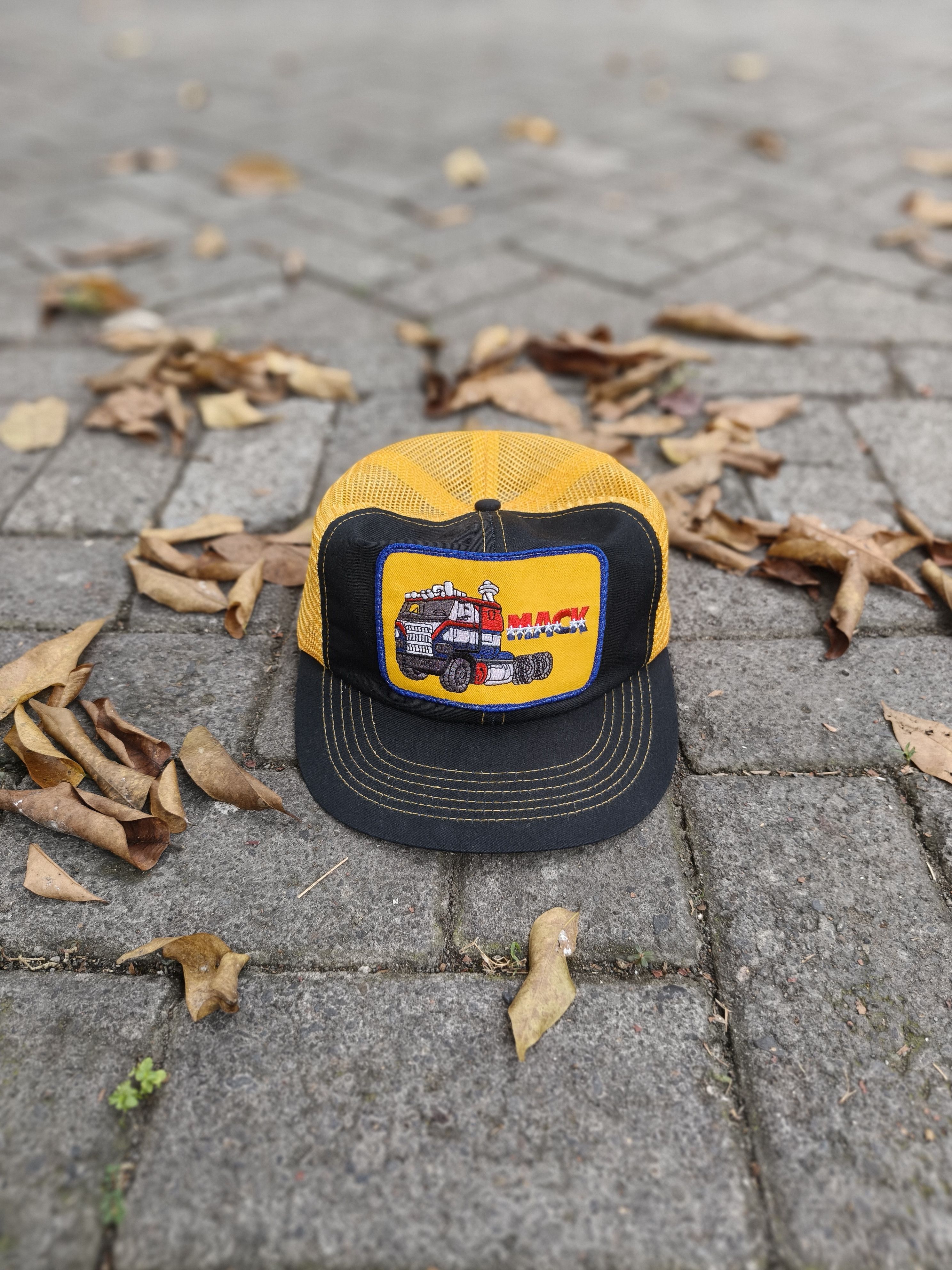 Other Mack Trucks Vintage Trucker hat Size ONE SIZE - 2 Thumbnail