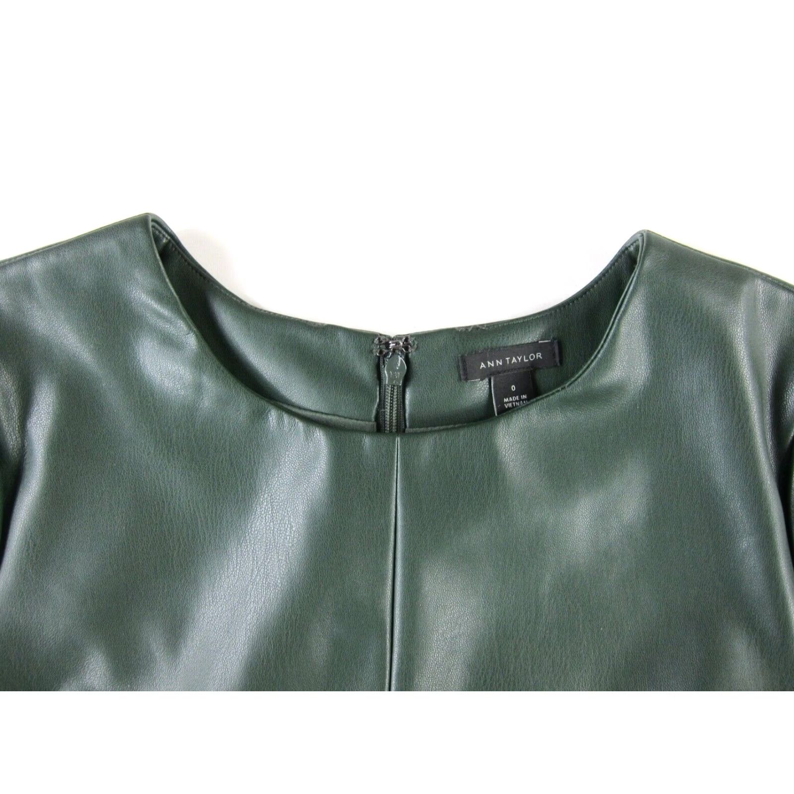 Ann Taylor VINTAGE Ann Taylor Green Faux Leather Stretch Short Sleeve Pocket Sheath Shift Dress 0 Size 25" / US 0 / IT 36 - 4 Thumbnail