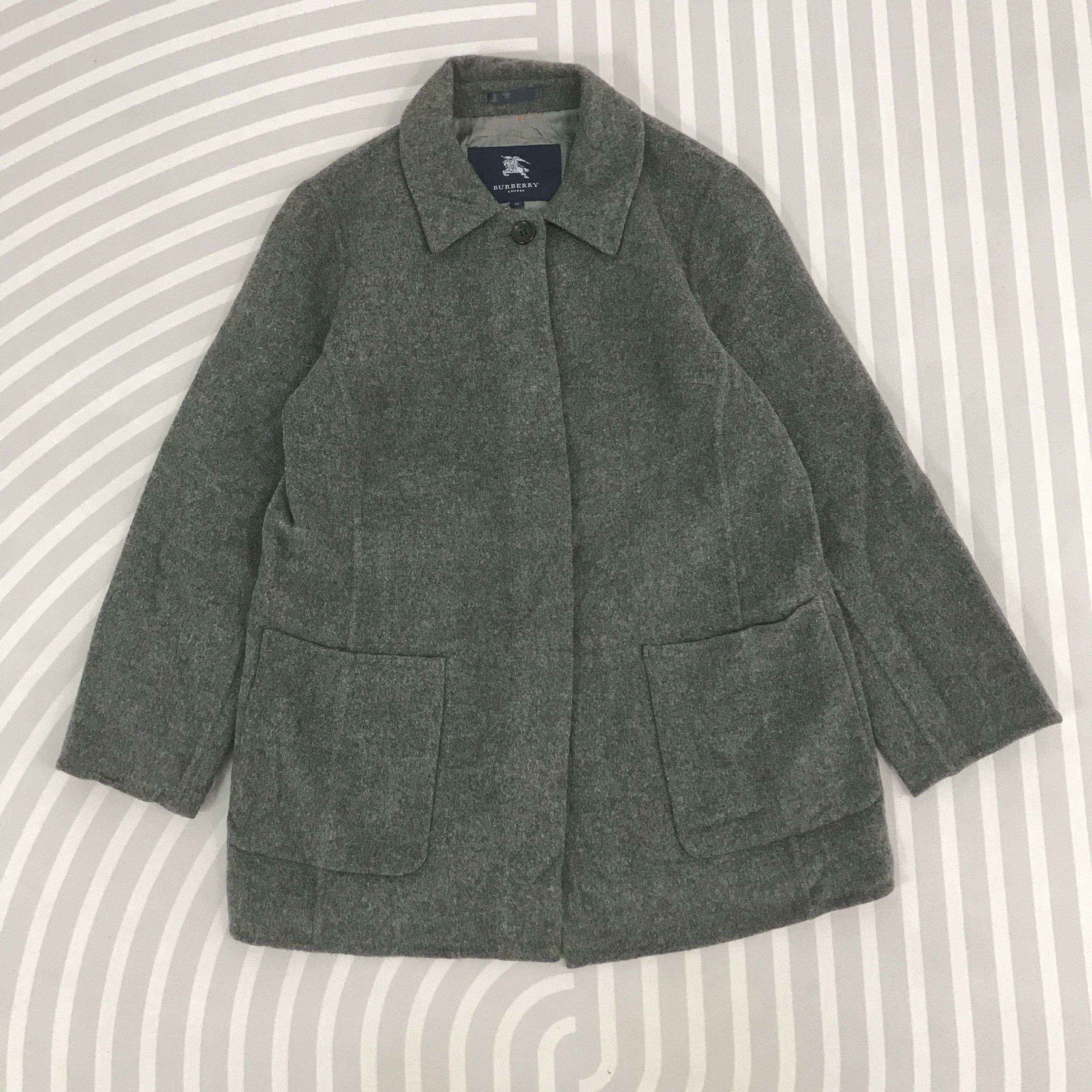 Burberry × Vintage Vintage Burberry London Wool Button up coat Jacket Size US L / EU 52-54 / 3 - 1 Thumbnail