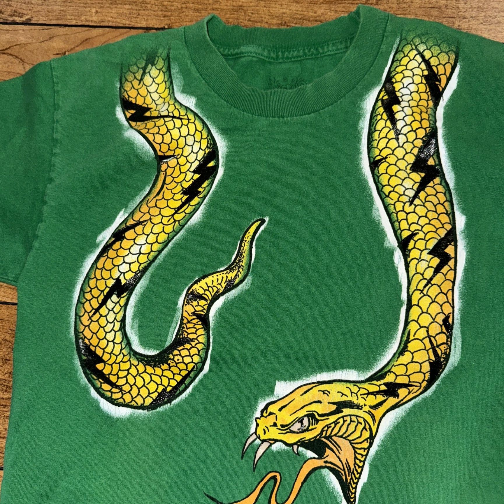 Vintage Viper Snake Wrap Around T-Shirt Green Women S Small 17x22 Snake Theme Size S / US 4 / IT 40 - 2 Thumbnail