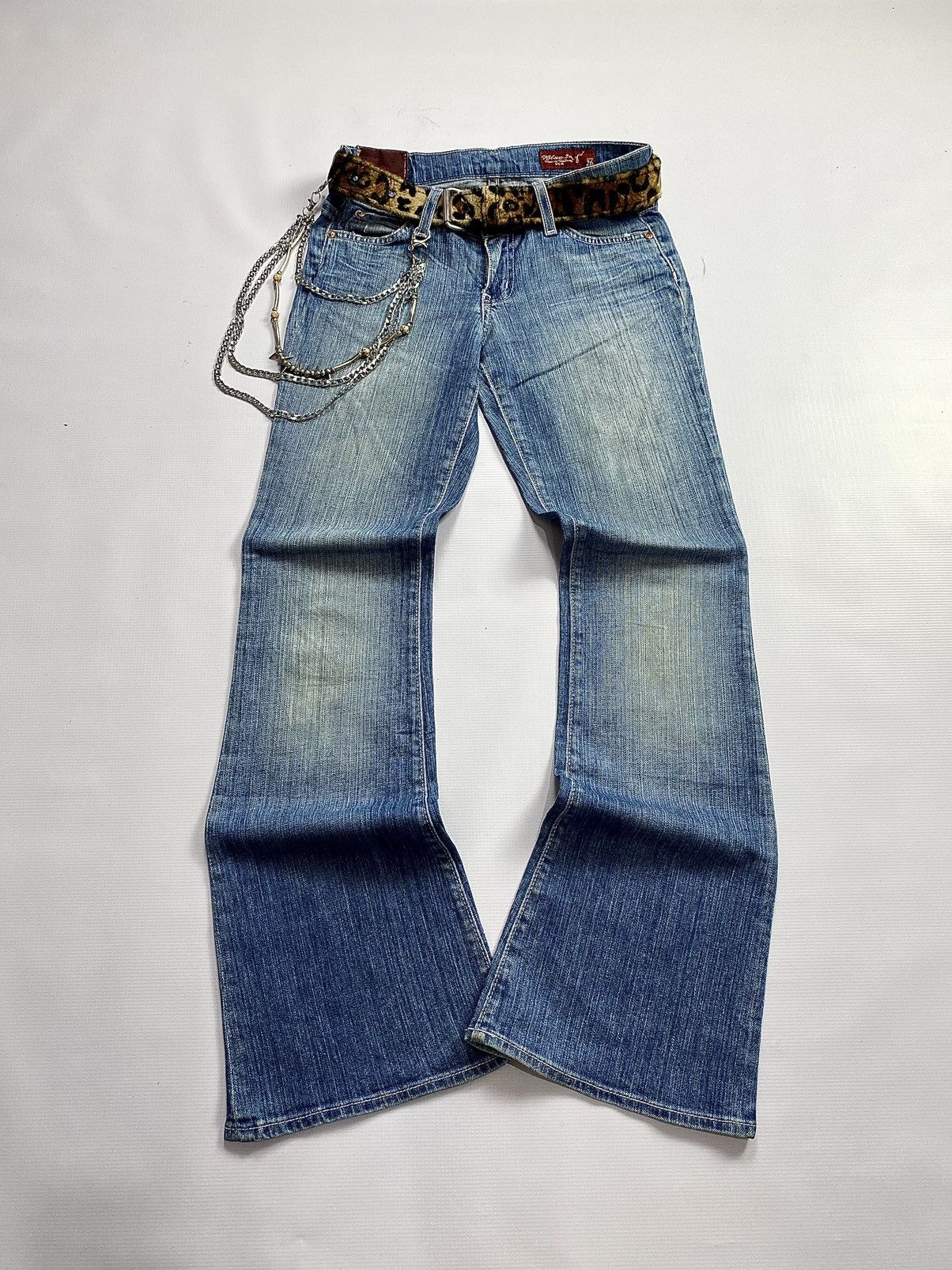 If Six Was Nine × Japanese Brand × Le Grande Bleu (L.G.B.) 2000s Blue 2 Flared Washed Jean Pant Size US 30 / EU 46 - 1 Thumbnail