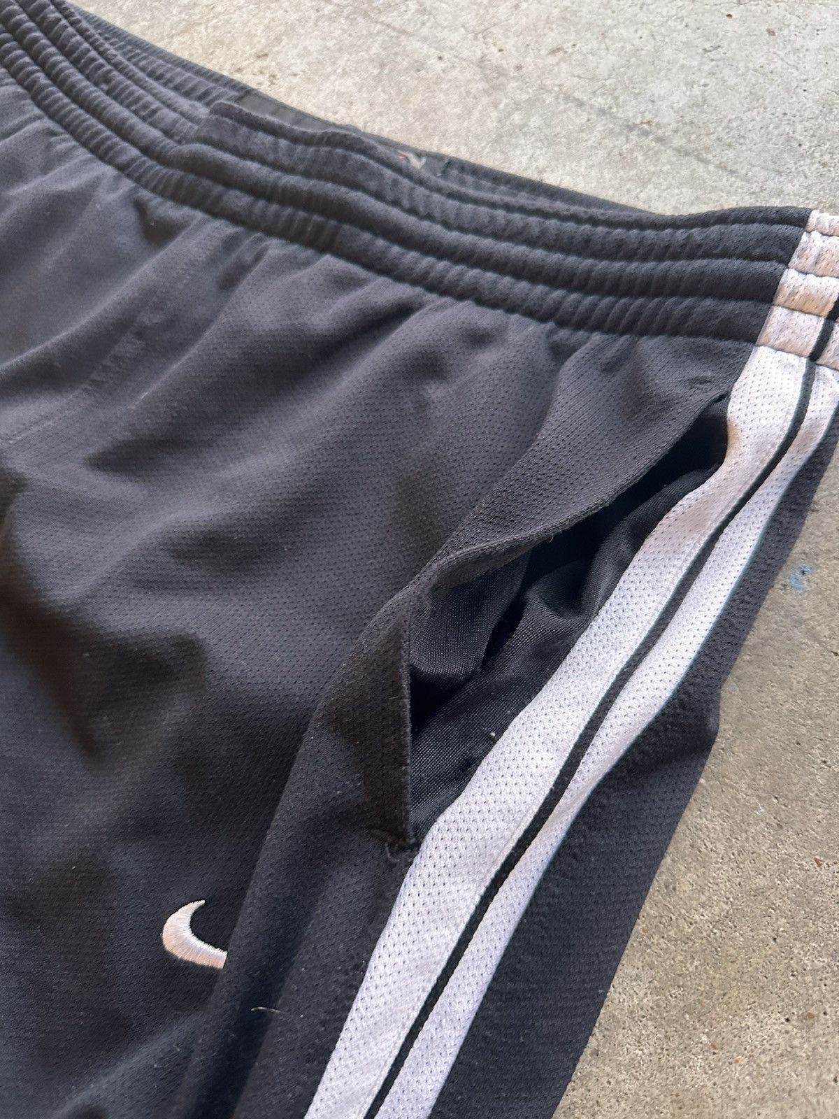 Nike × Vintage Y2K Nike Nylon Pants Size US 36 / EU 52 - 4 Thumbnail