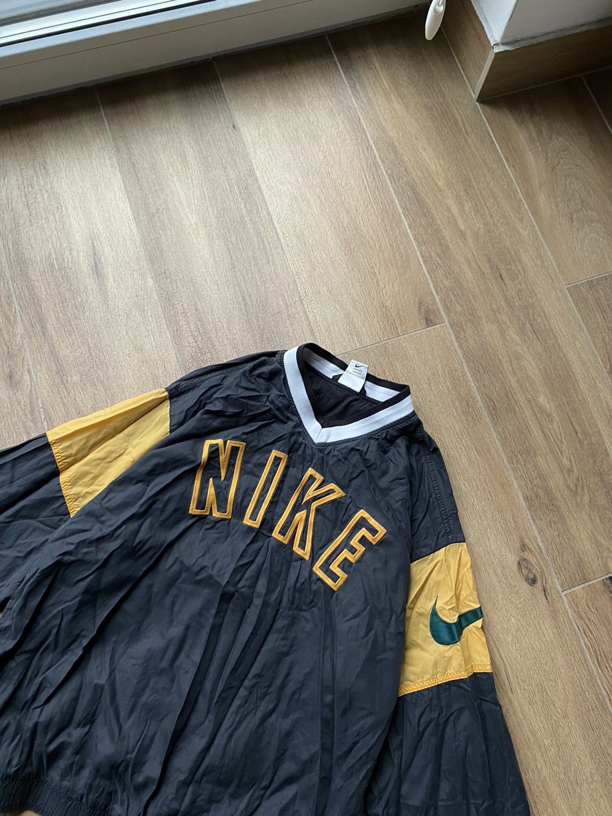 Nike Nike Vintage Sweatshirt Nylon Big Logo Japanese Avant Garde Size US M / EU 48-50 / 2 - 3 Thumbnail