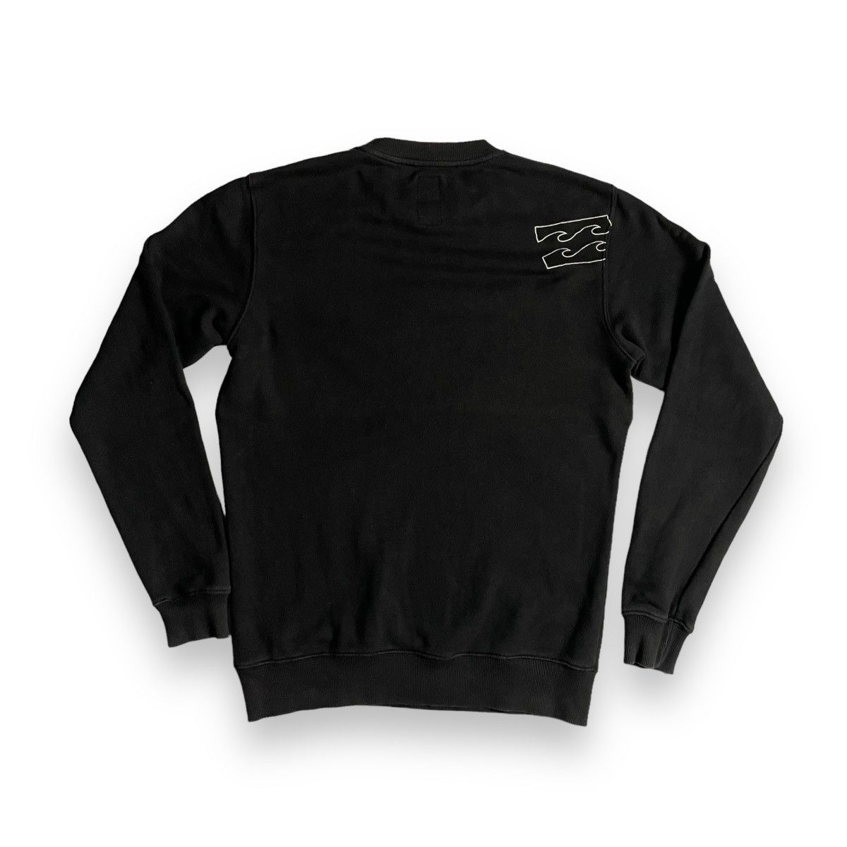 BILLABONG EMBROIDERED SPELL OUT SWEATSHIRT