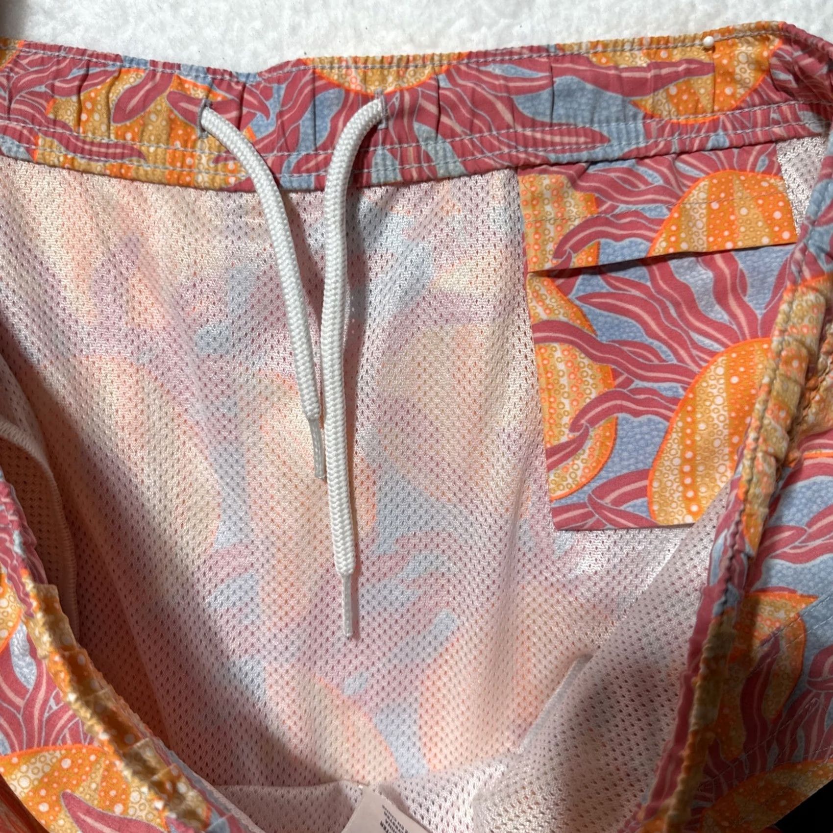 Vineyard Vines Vineyard Vines Swim Trunks Men S Orange Floral 6.5” Inseam Silk Polyester Mesh Lining Pockets Size US 29 - 5 Thumbnail