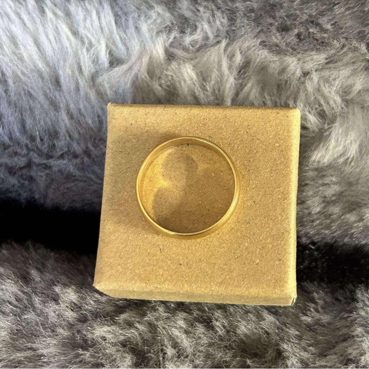 Jewelry Men’s 18kt solid yellow gold 4mm classic dome band NIB 9.5 Size ONE SIZE - 3 Thumbnail