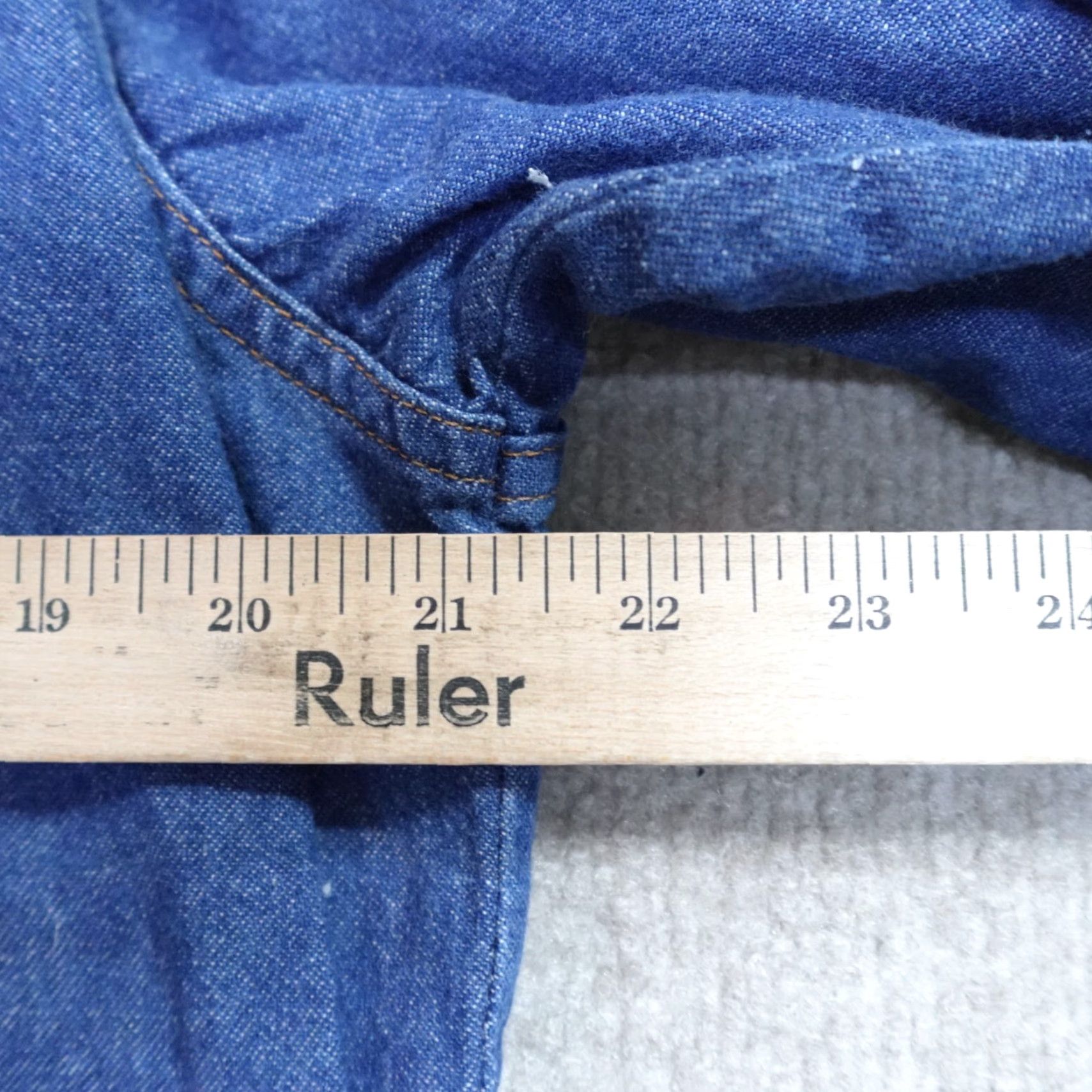 Wrangler VINTAGE Wrangler Shirt Large Blue Denim X-Long Tails Made in USA Size US L / EU 52-54 / 3 - 7 Thumbnail