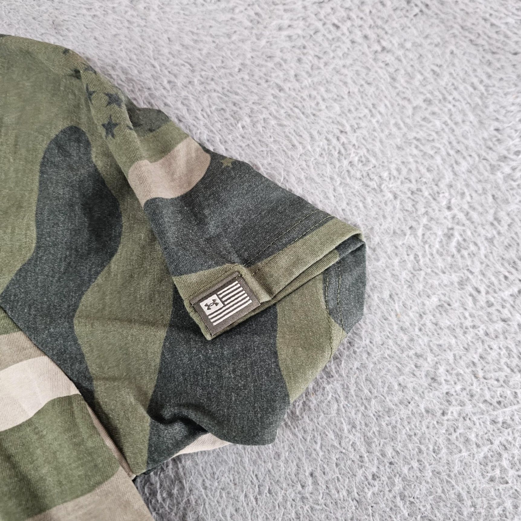 Under Armour Under Armour Mens XL Green Camo Freedom Flag T-Shirt User: Under Armour Mens XL Green Camo Freedom Flag T-Shirt Size US XL / EU 56 / 4 - 3 Thumbnail