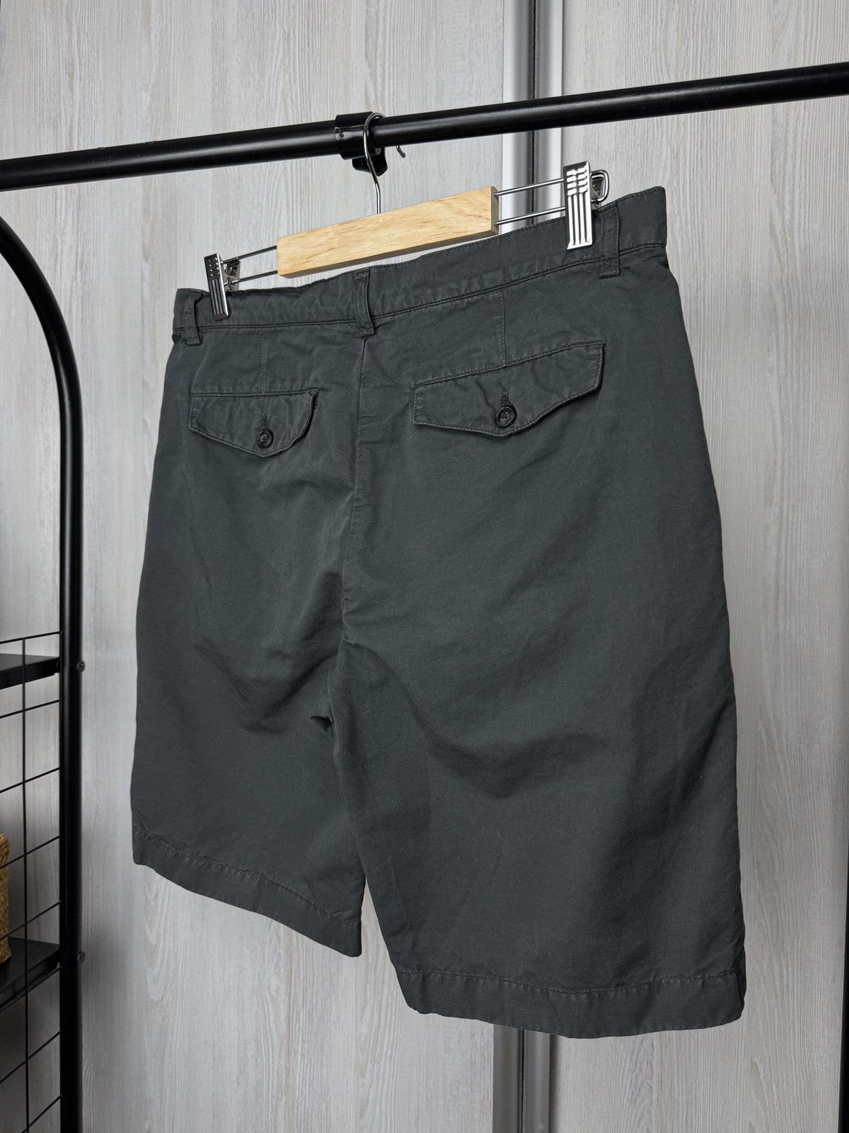 Officine Generale Officine Generale grey men Julian Bermuda graphite shorts Size US 32 / EU 48 - 5 Thumbnail