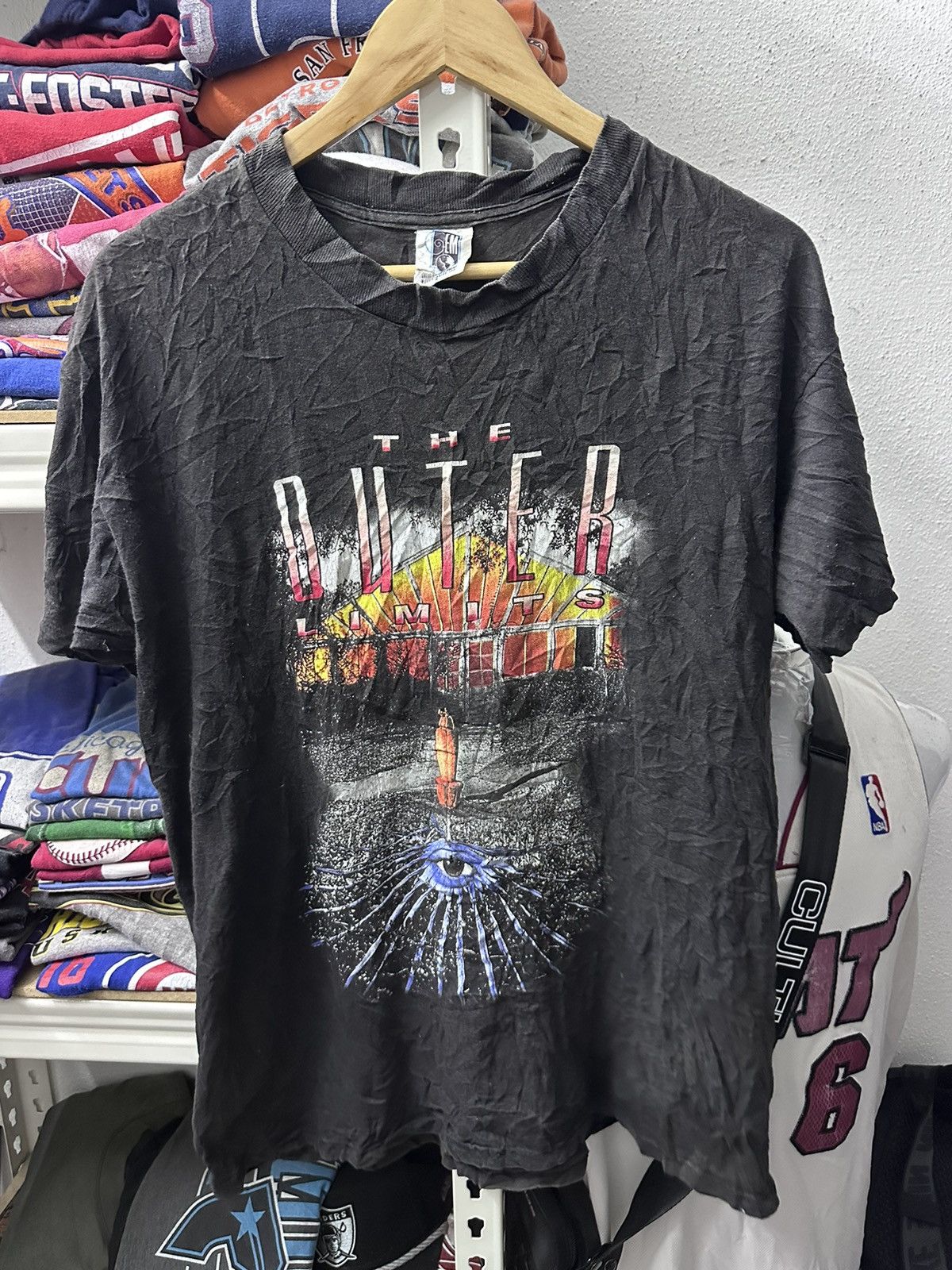 Vintage The outer limits tshirt Size US L / EU 52-54 / 3 - 1 Thumbnail