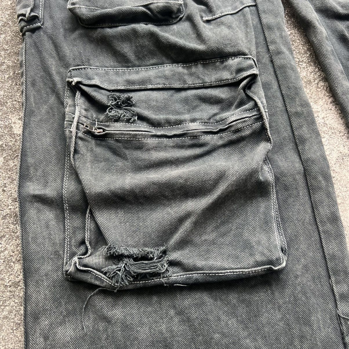 Fashion Nova “y2k style” FASHION NOVA BAGGY CARGO PANTS TECHWEAR STYLE Size US 34 / EU 50 - 7 Thumbnail