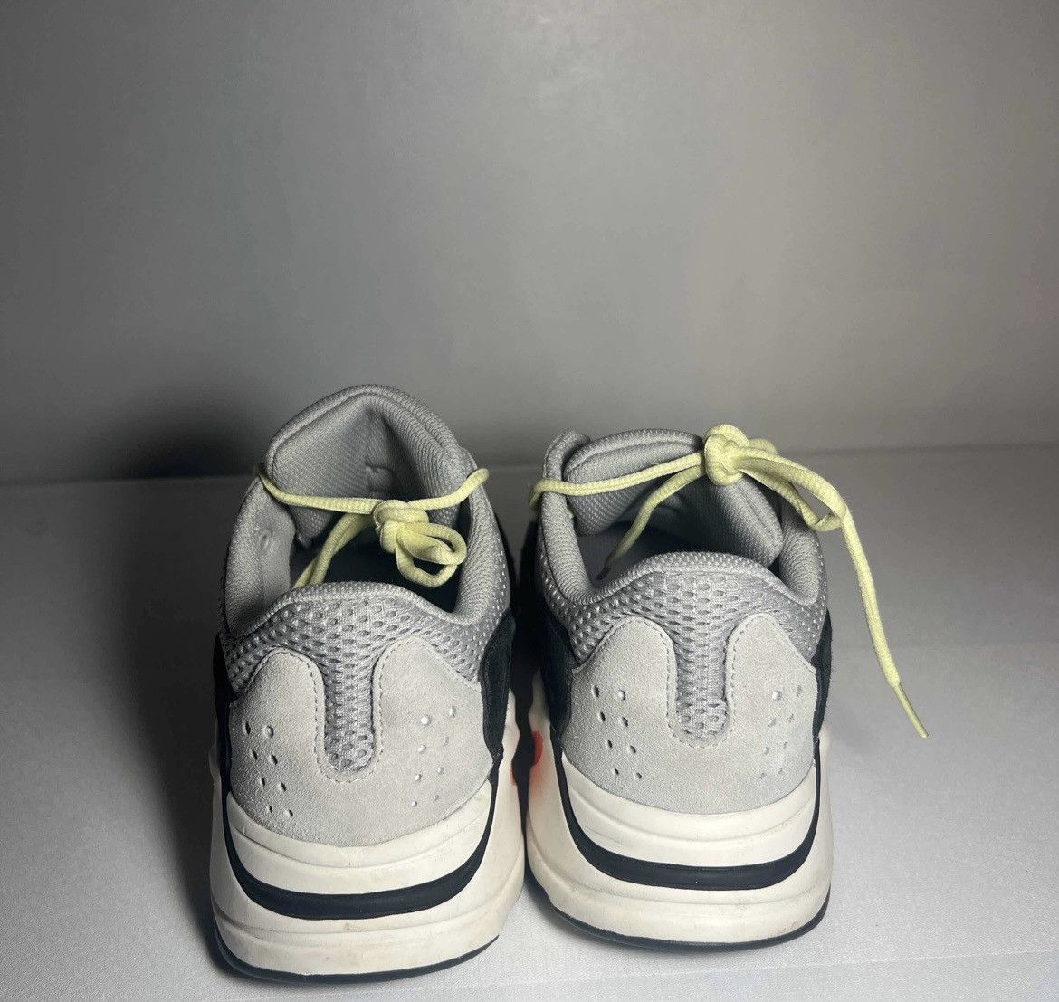 Adidas Yeezy 700 wave runner size 9.5 Size US 9.5 / EU 42-43 - 4 Thumbnail
