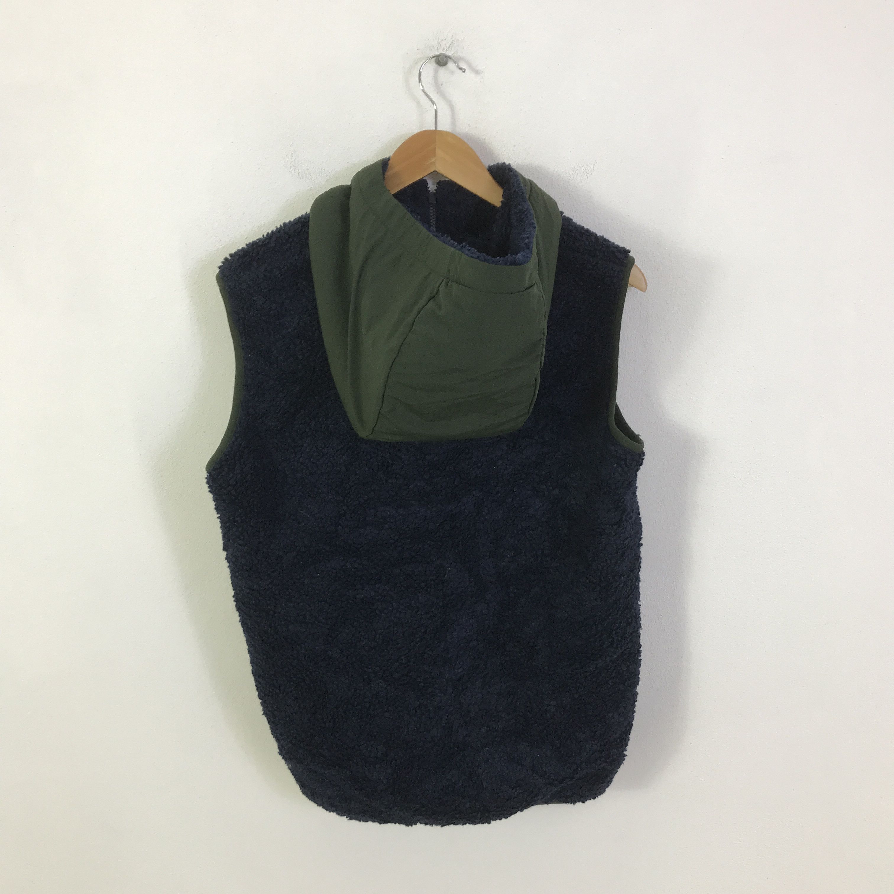 Japanese Brand Jw.Anderson fleece Vest jacket K110B20 Size US L / EU 52-54 / 3 - 3 Thumbnail
