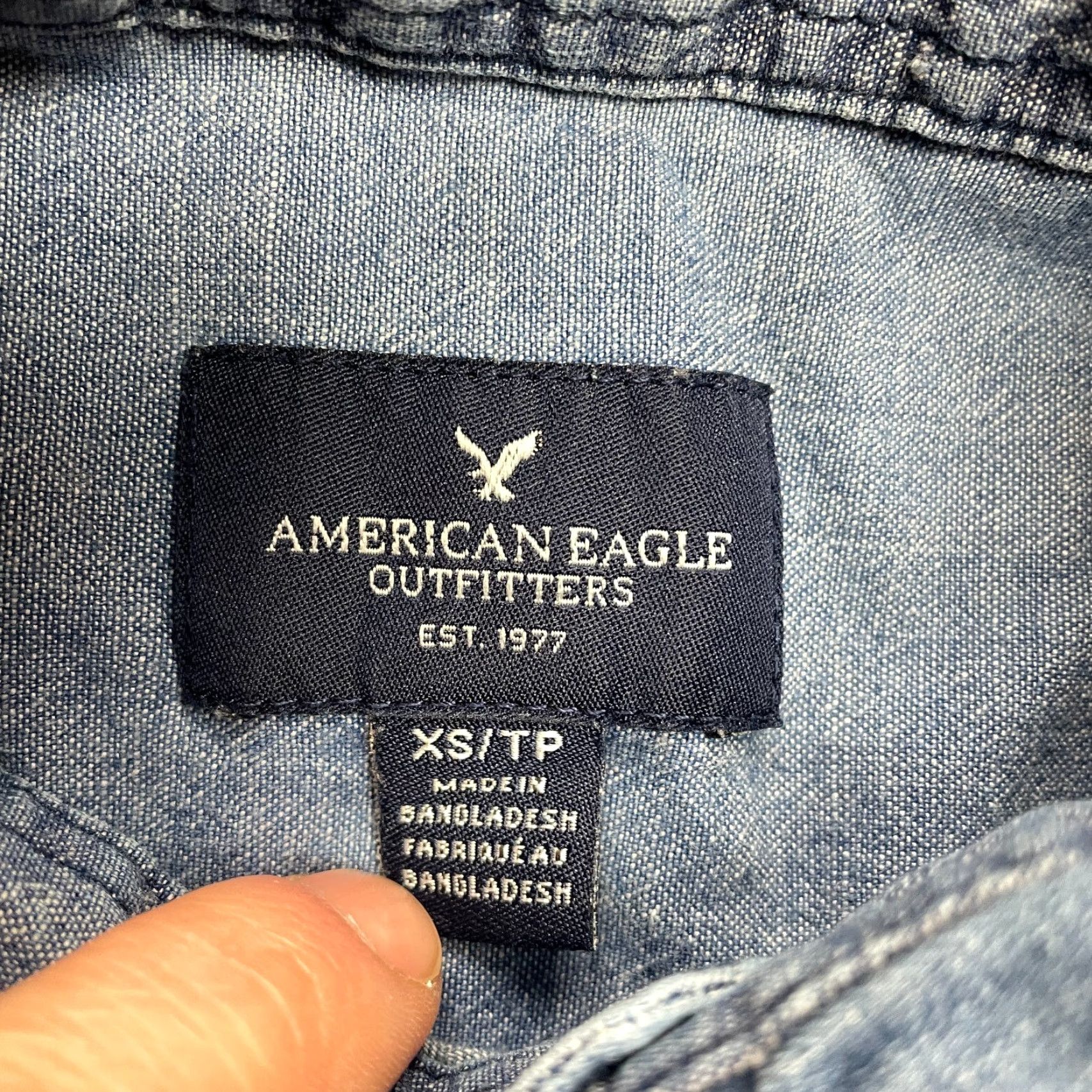 American Eagle Outfitters American Eagle Button Up Shirt Womens XS Blue Chambray Cotton Size XS / US 0-2 / IT 36-38 - 4 Thumbnail
