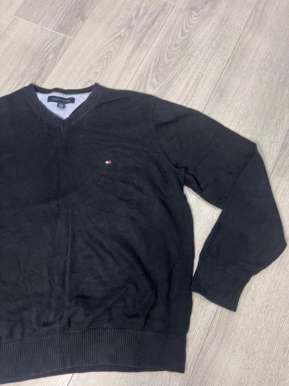 Tommy Hilfiger Tommy Hilfiger Vintage V‑Neck Sweater – Size M (UK 10–12) Size US M / EU 48-50 / 2 - 4 Thumbnail