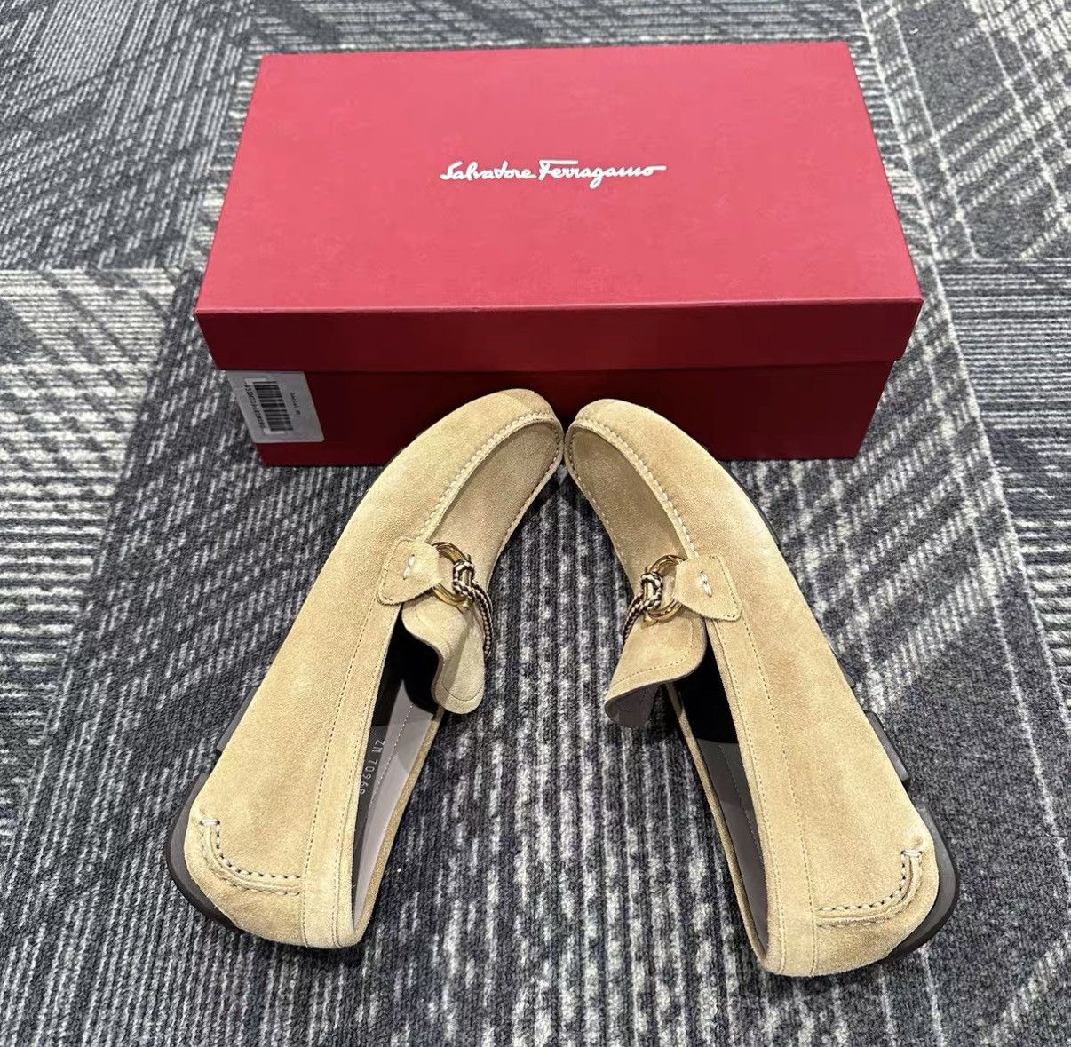 Salvatore Ferragamo Salvatore Ferragamo Suede Casual Shoes J42 Size US 8.5 / EU 41-42 - 4 Thumbnail