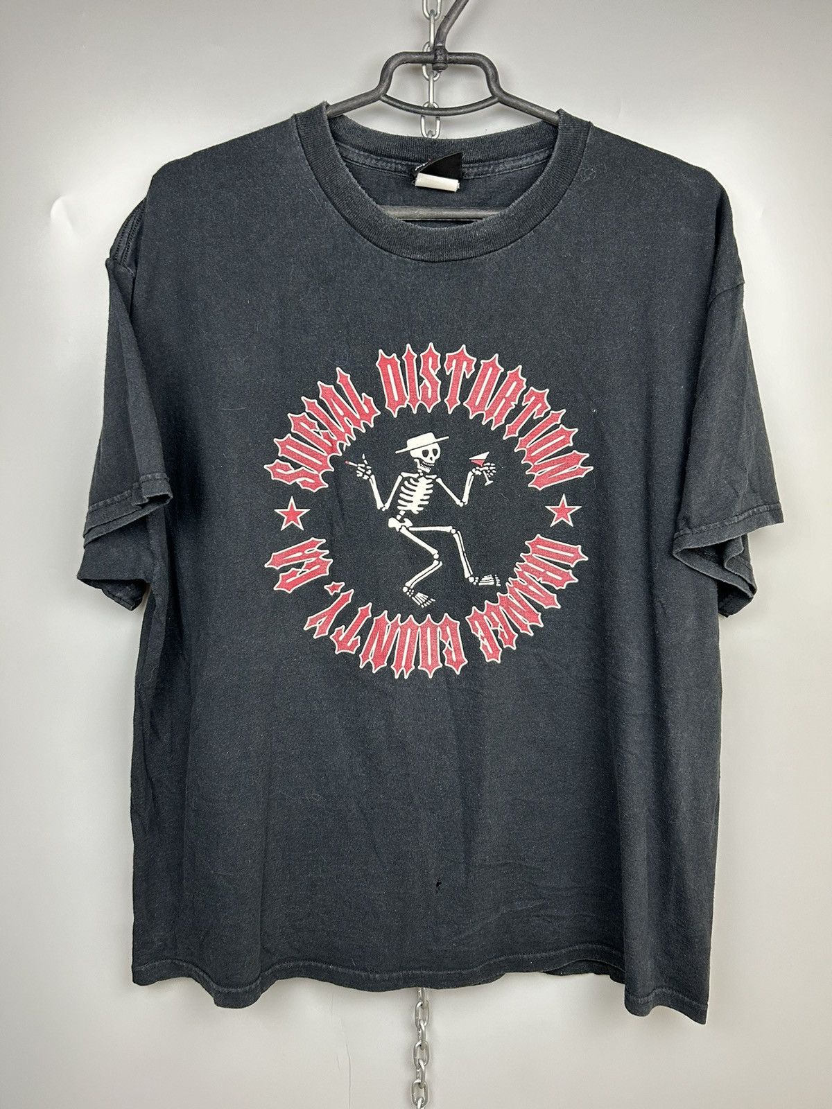 Band Tees × Giant × Vintage Vintage 90s Social Distortion Band Skeleton Graphic Tee Size US XL / EU 56 / 4 - 1 Thumbnail