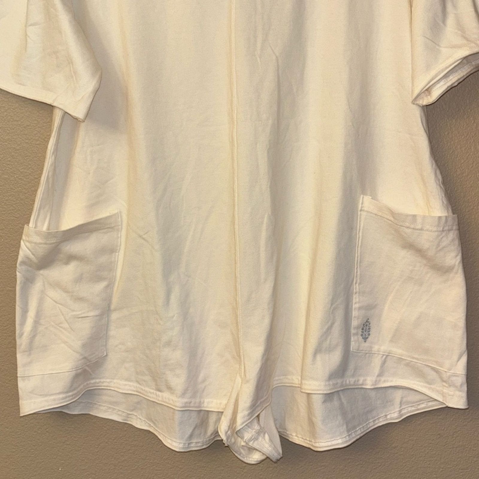 Free People NEW! FREE PEOPLE MOVEMENT Hot Shot Tee Romper Shorts S Ivory Size 27" / US 4 / IT 40 - 7 Thumbnail