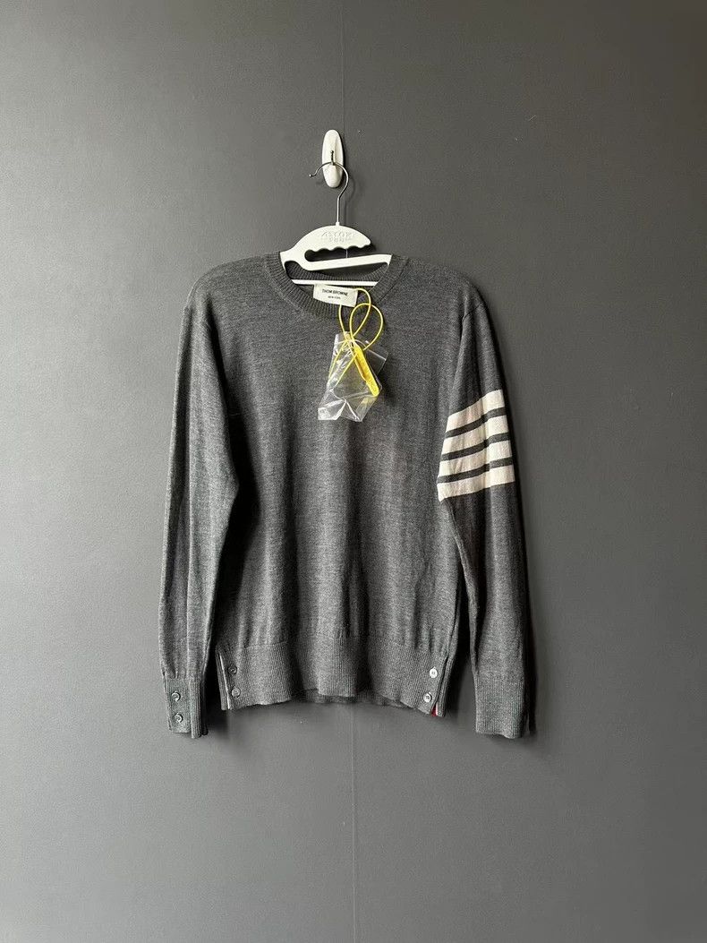 Thom Browne THOM BROWNE Grey sweater 2502-Nextarrow Size US S / EU 44-46 / 1 - 1 Thumbnail