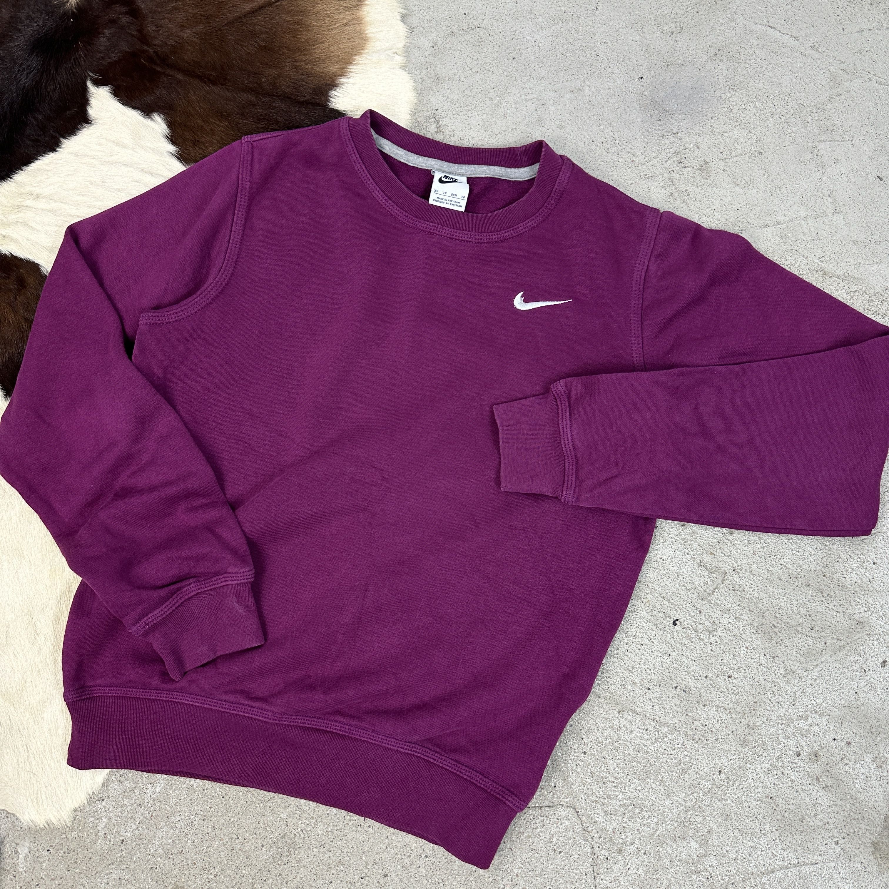 Nike × Vintage Vintage Streetwear Sporty 00s Nike Classic Logo Sweatshirt Size XS / US 0-2 / IT 36-38 - 4 Thumbnail