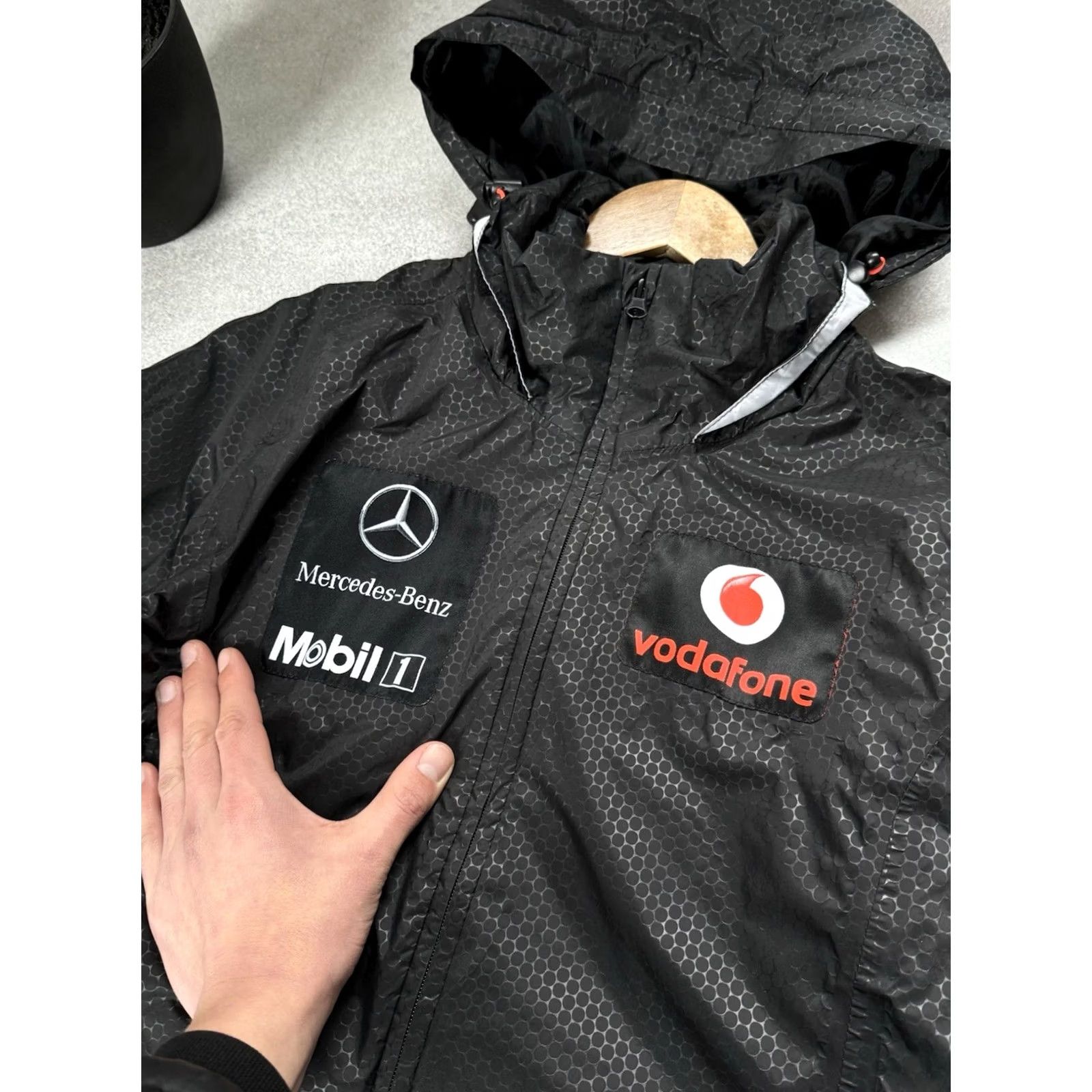 Mercedes-Benz Vintage Mercedes-Benz Hugo Boss Vodafone Track Nylon Jacket S Black Windbreaker 90s Racing Mercedes Racing Mens Shirt Size US S / EU 44-46 / 1 - 4 Thumbnail
