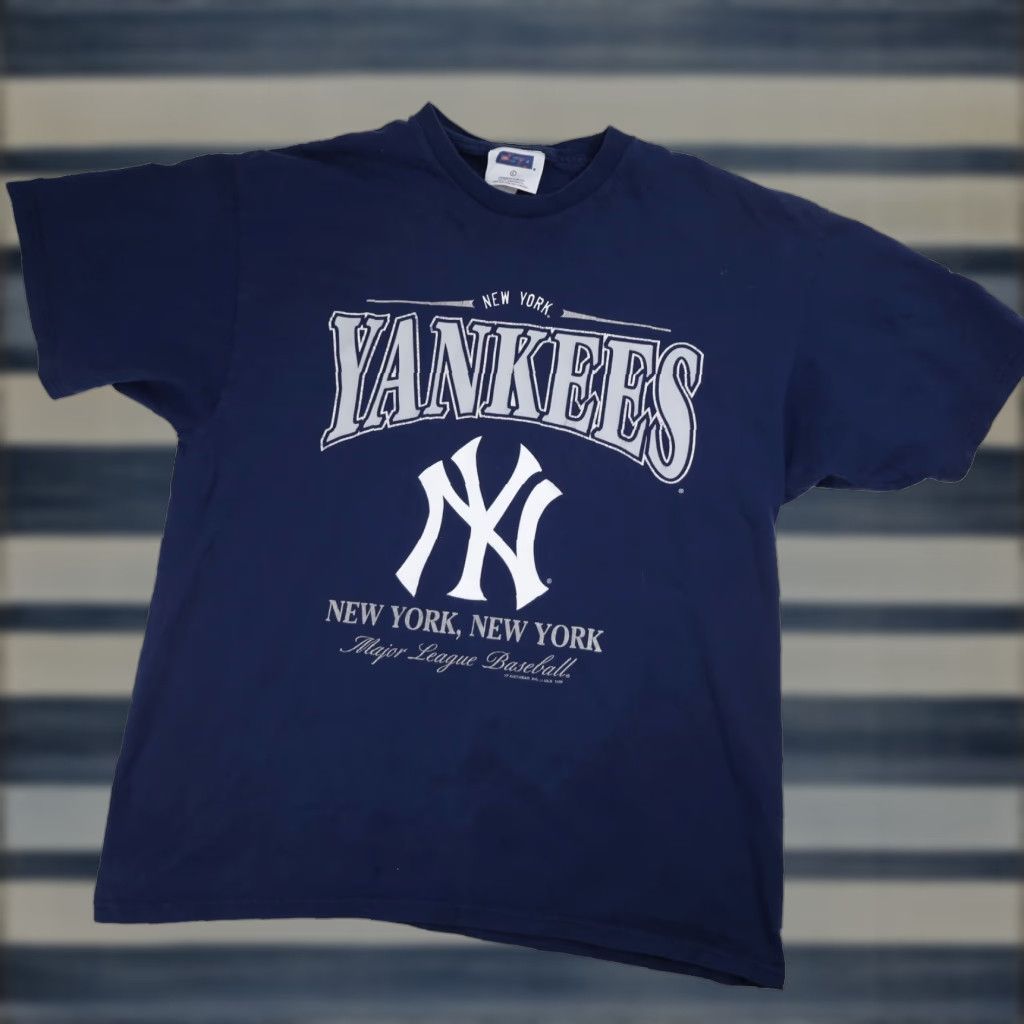 MLB VINTAGE MLB New York Yankees Mens Large Graphic T Shirt Blue Size US L / EU 52-54 / 3 - 1 Thumbnail