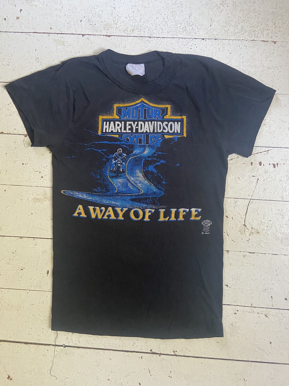 Vintage 80s Harley Davidson Way of Life shirt Small