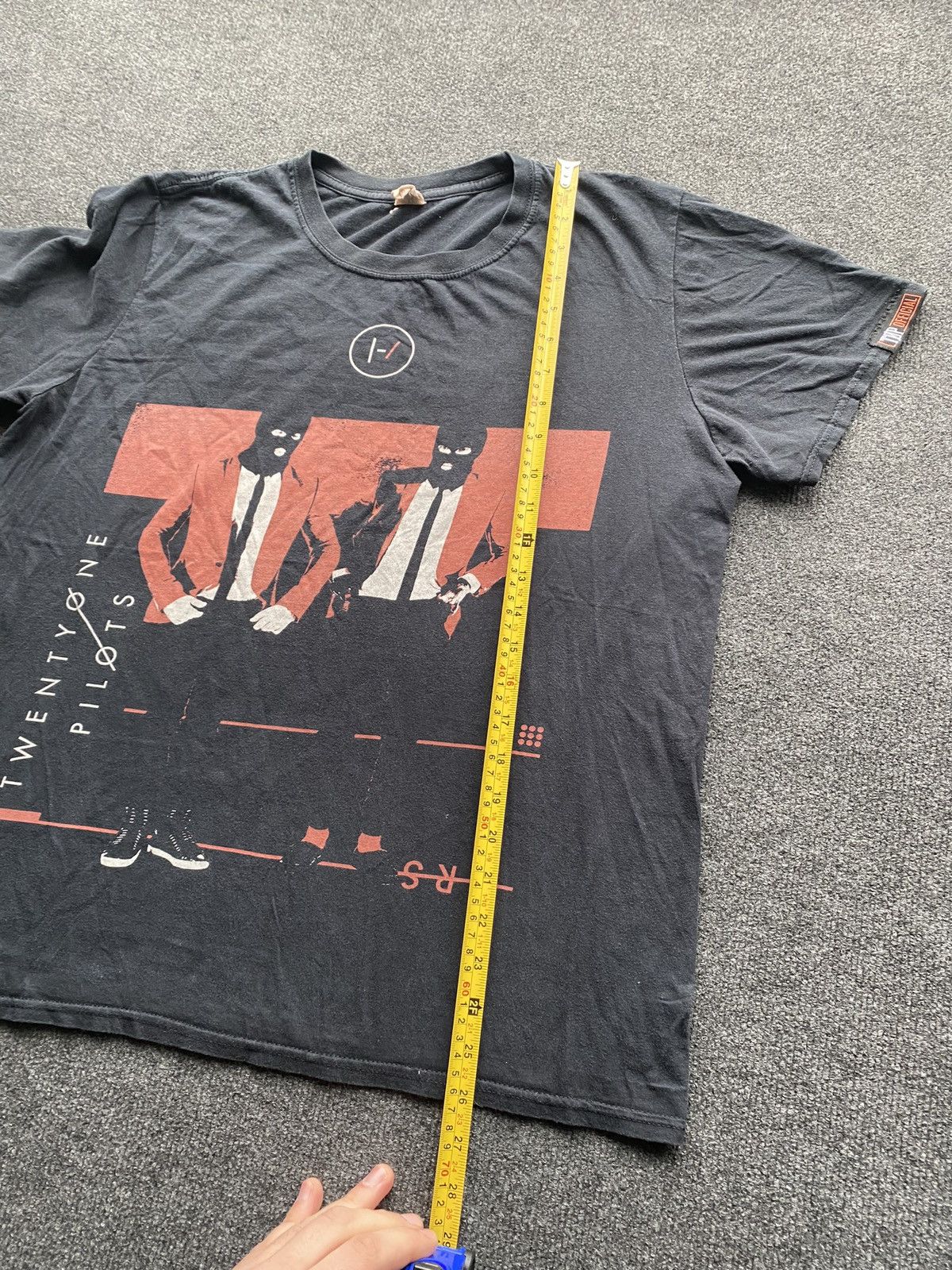 Gildan 🔥Twenty One Pilots Band Tour Tee Men L 2016 Europe Size US L / EU 52-54 / 3 - 3 Thumbnail