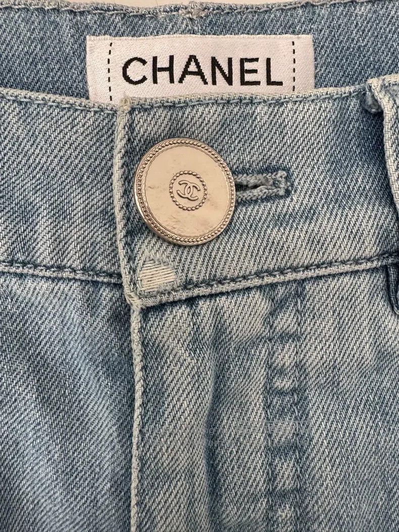Chanel Chanel Hollow-out embroidered camelia denim shorts Size 42" / US 20 - 5 Thumbnail