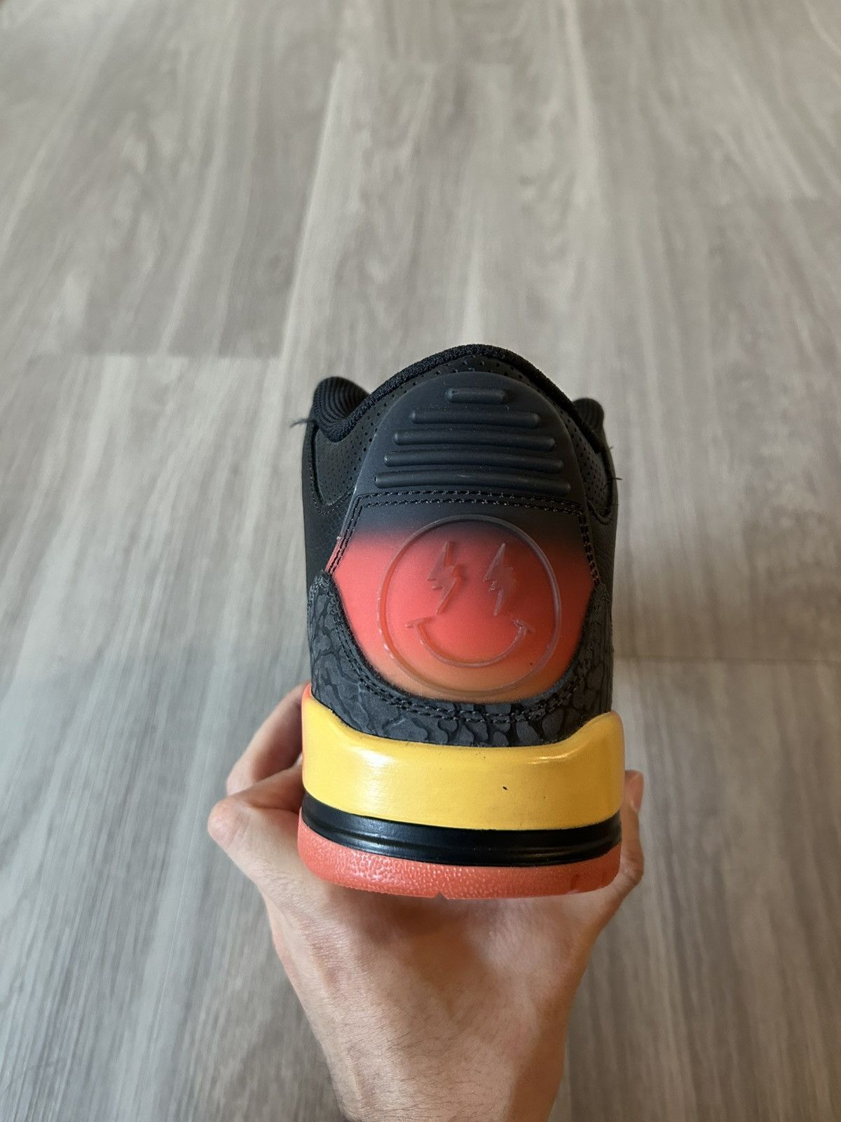 J Balvin × Jordan Brand J Balvin X Air Jordan Retro 3 Rio Size 9.5 Size US 9.5 / EU 42-43 - 10 Thumbnail