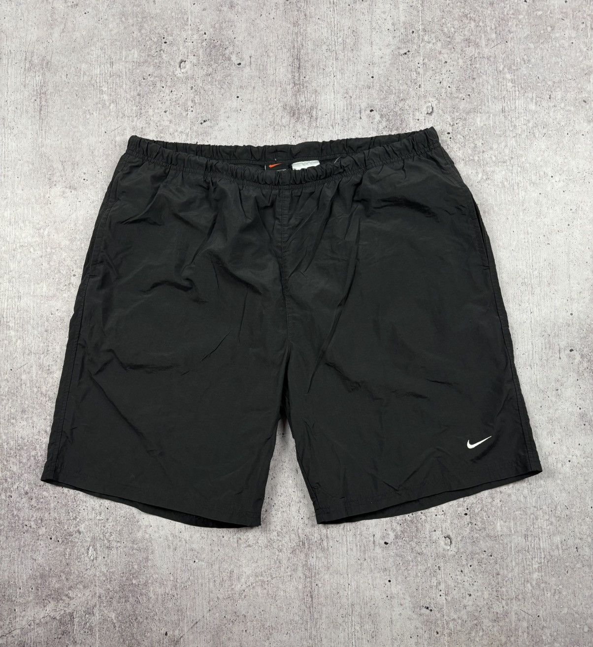 Nike Nike vintage nylon short size XL Size US 36 / EU 52 - 1 Thumbnail